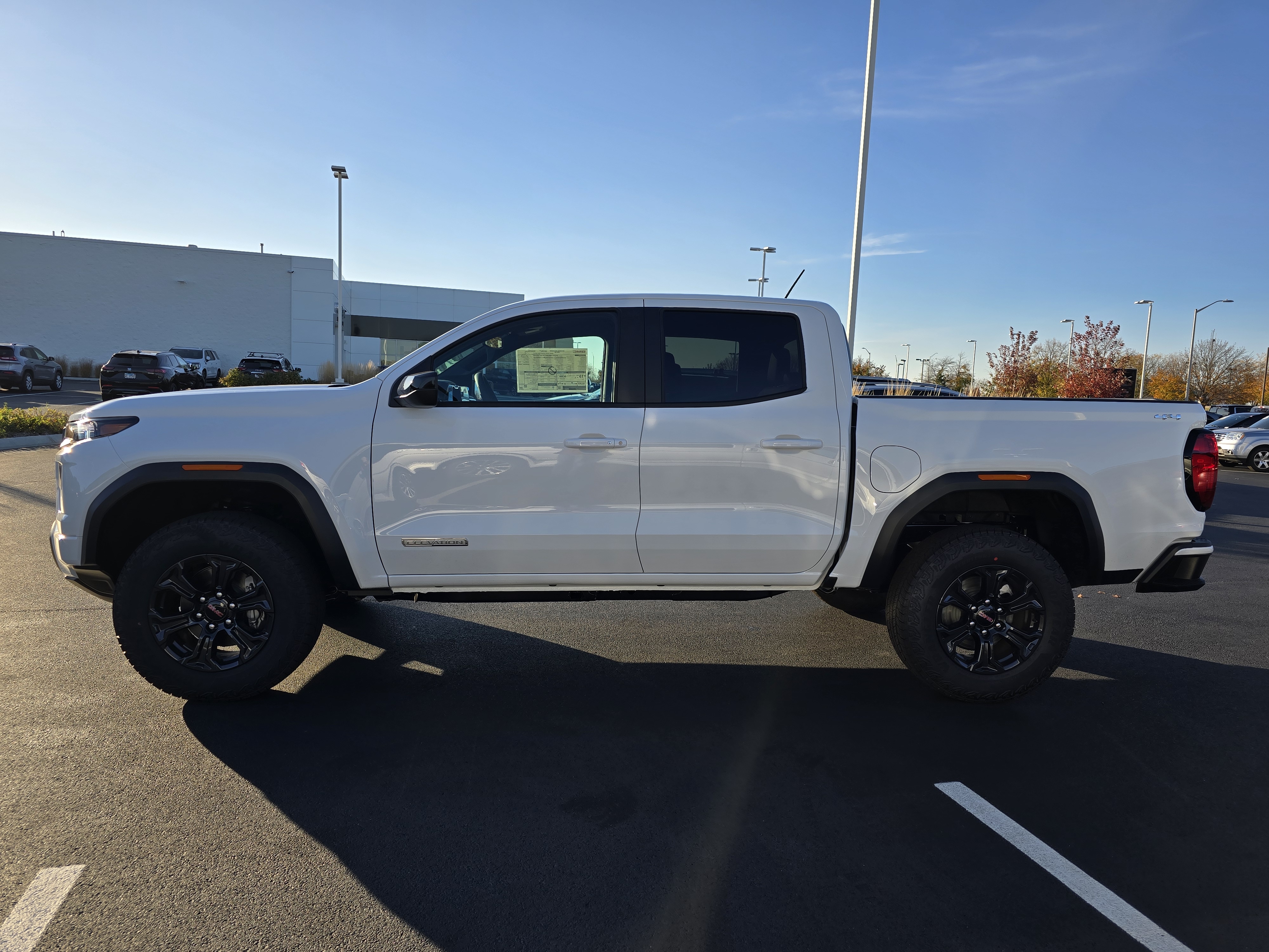 2024 GMC Canyon Elevation 5