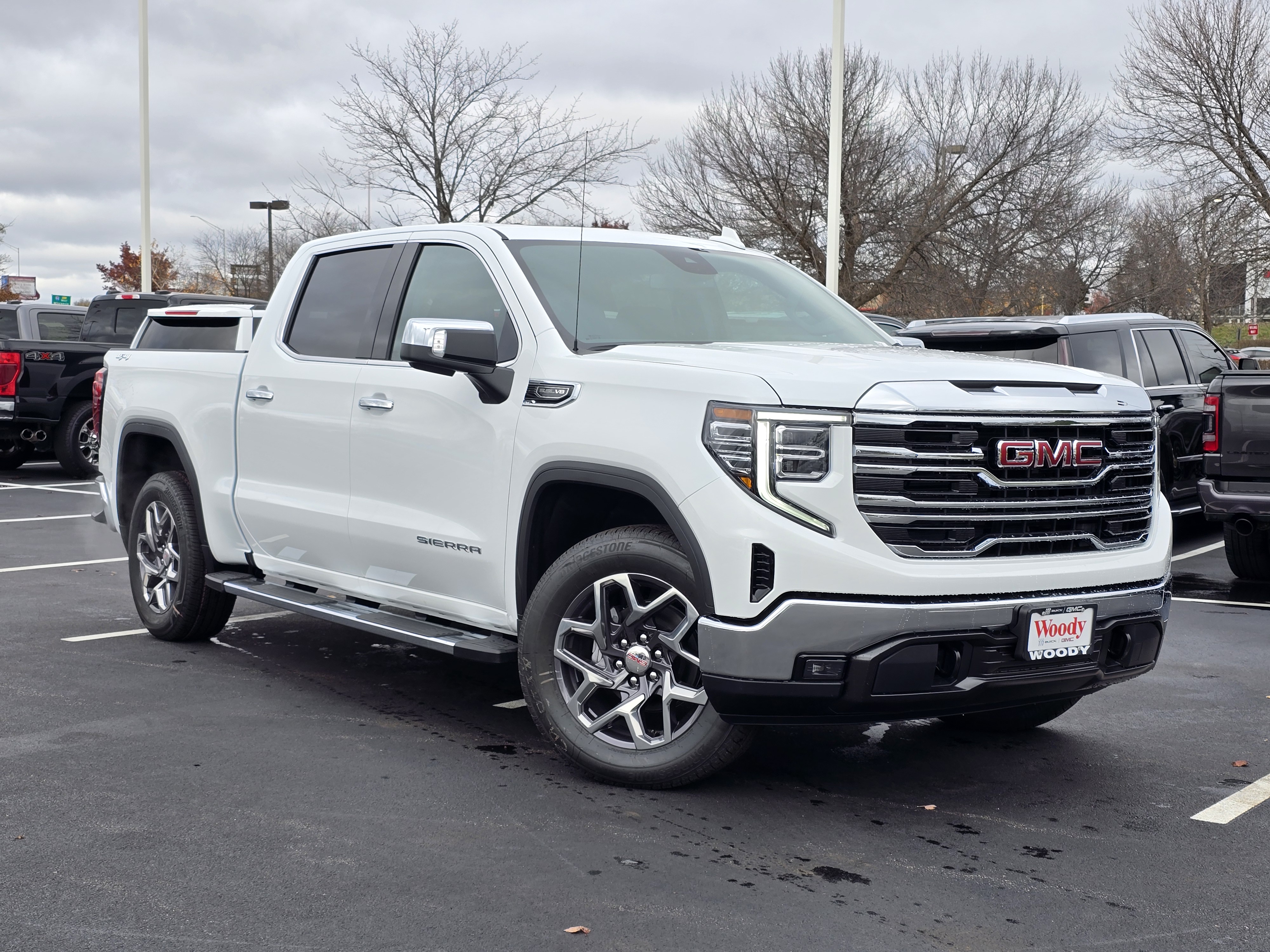 2025 GMC Sierra 1500 SLT 2