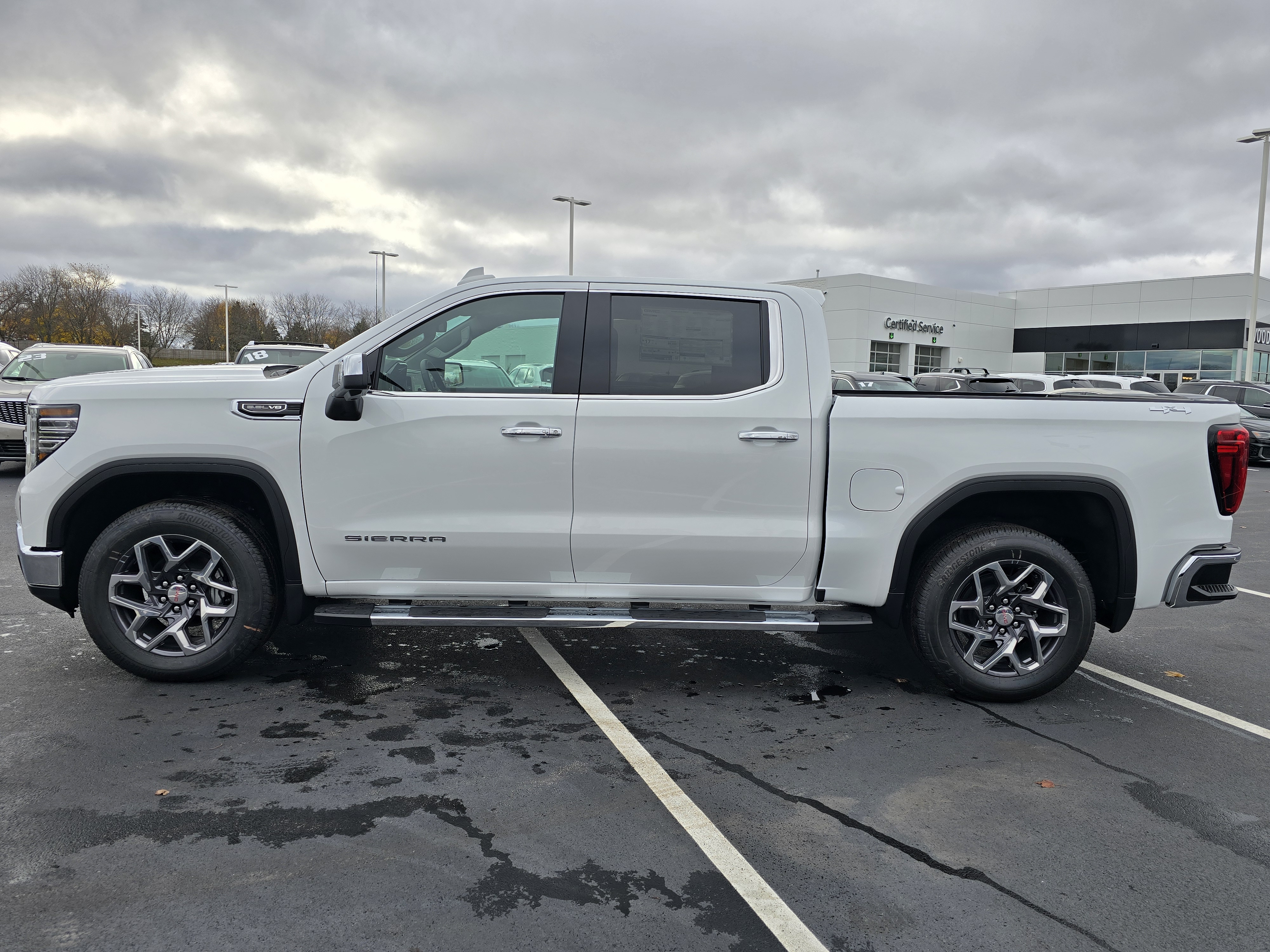 2025 GMC Sierra 1500 SLT 5