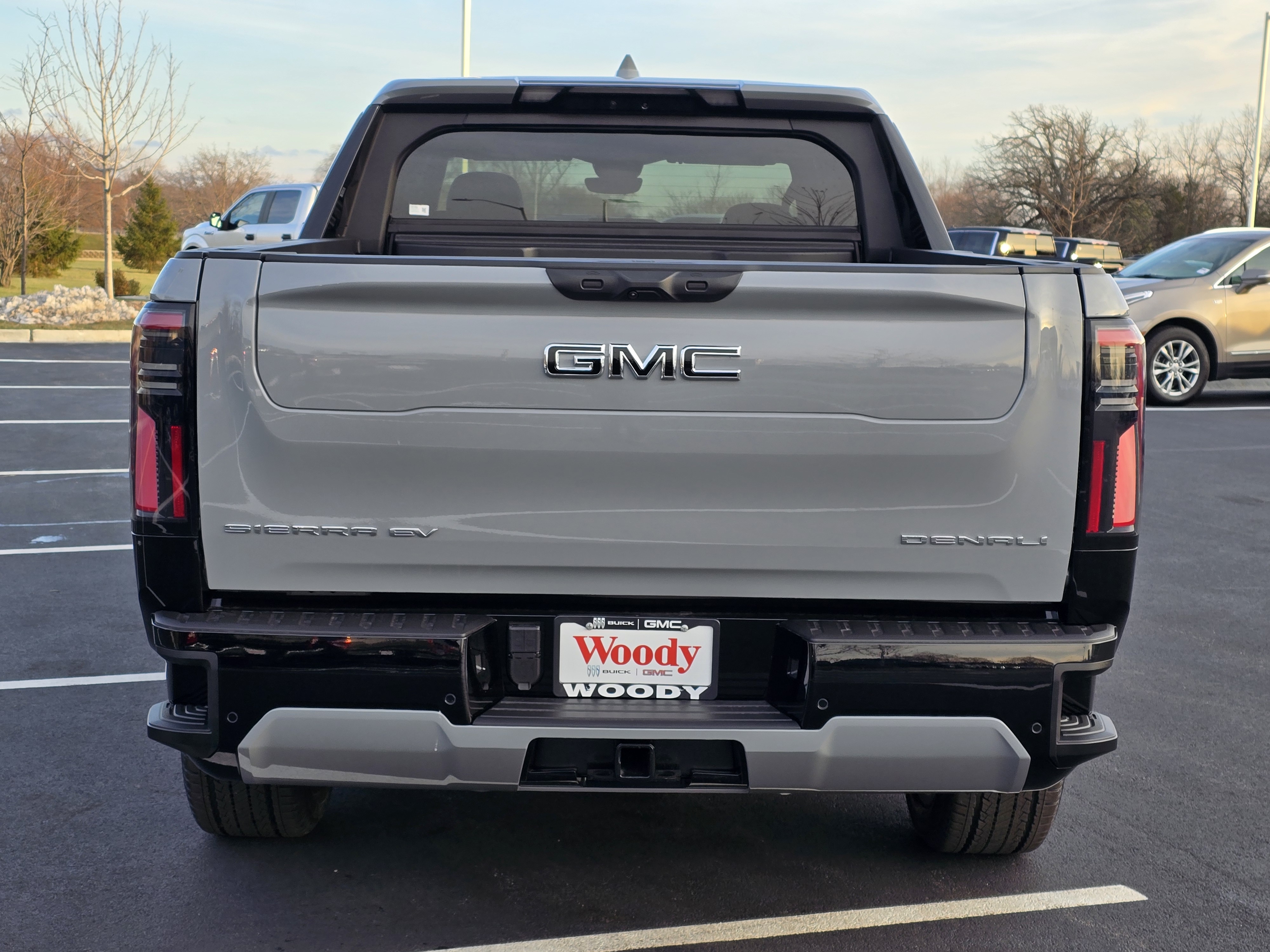 2025 GMC Sierra EV Denali 6