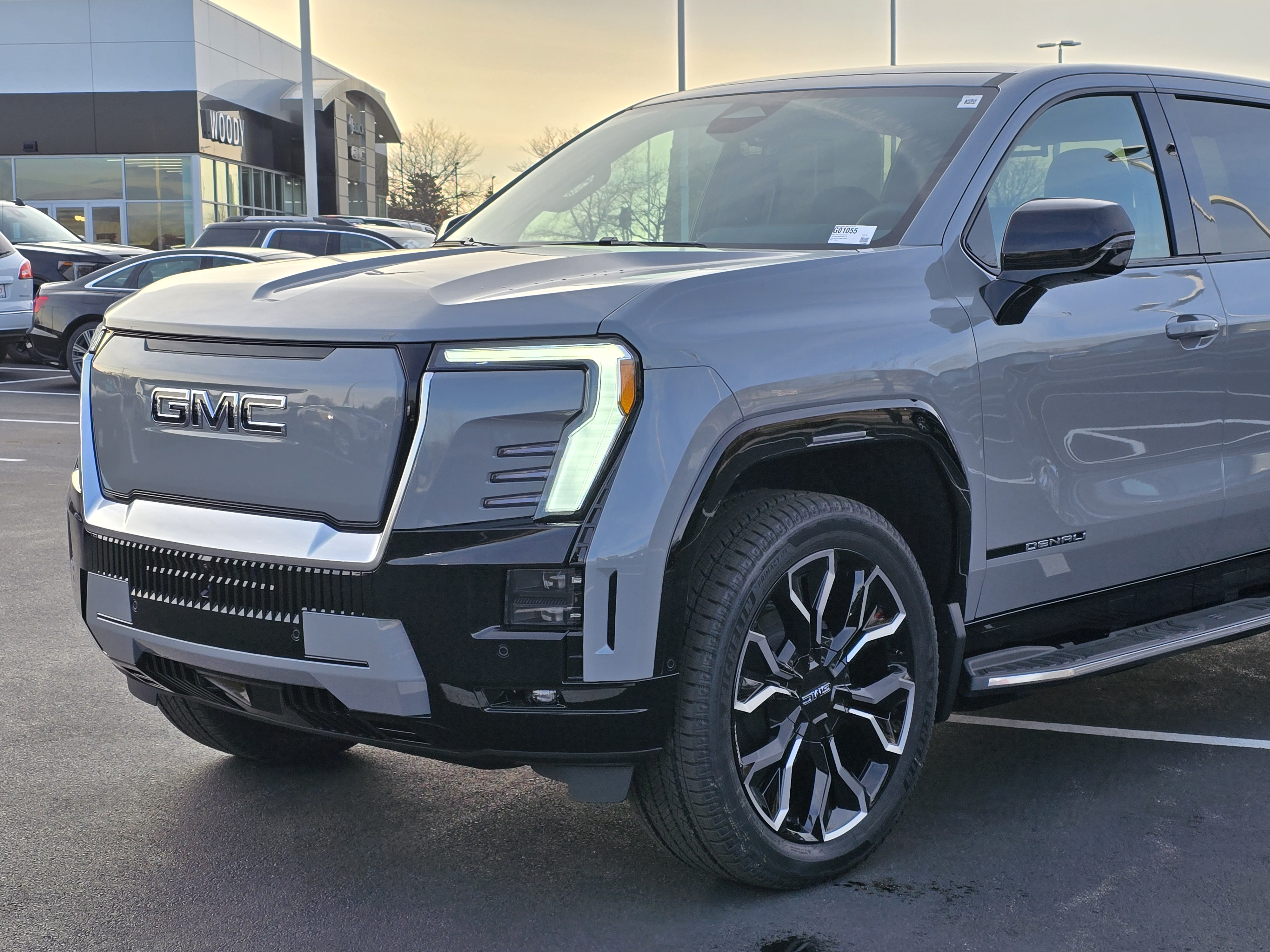 2025 GMC Sierra EV Denali 9