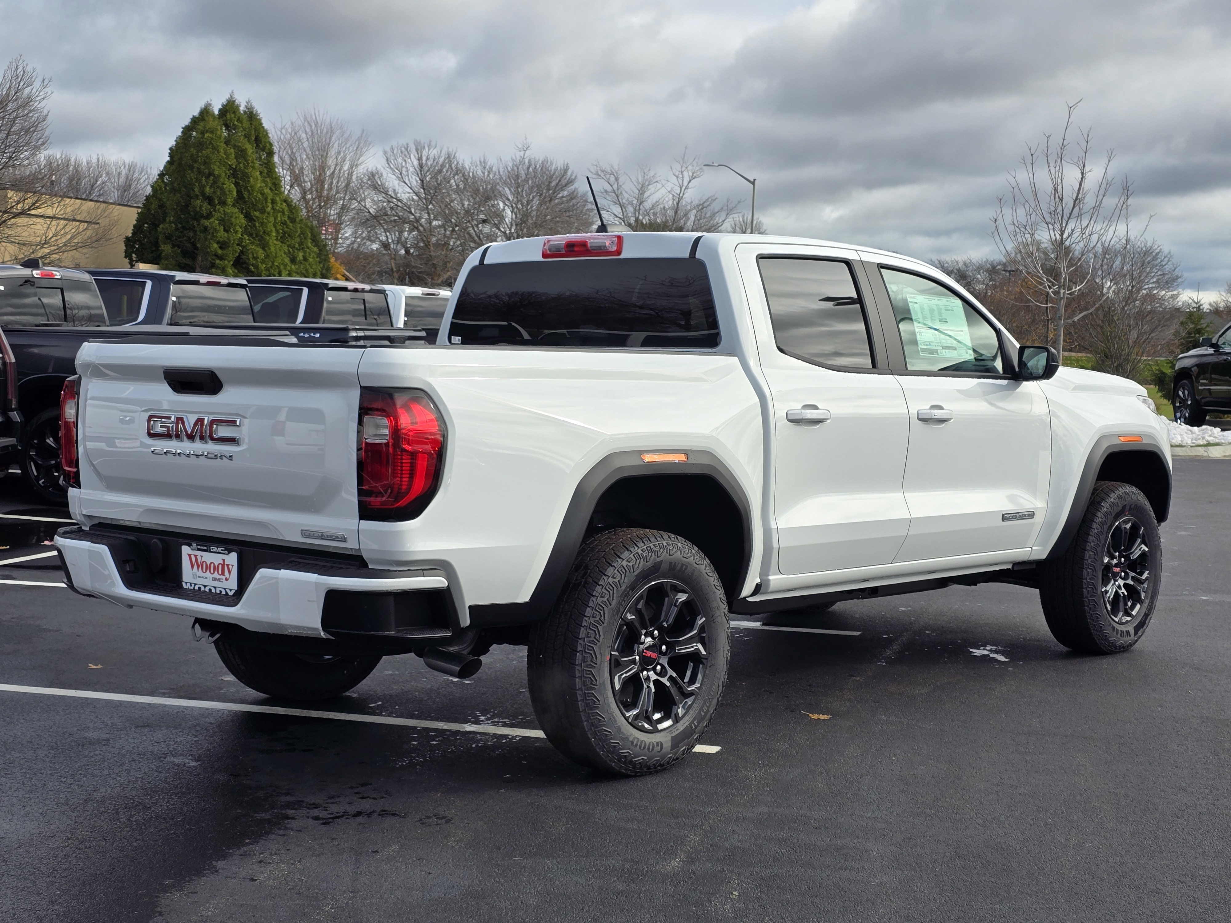 2024 GMC Canyon Elevation 8