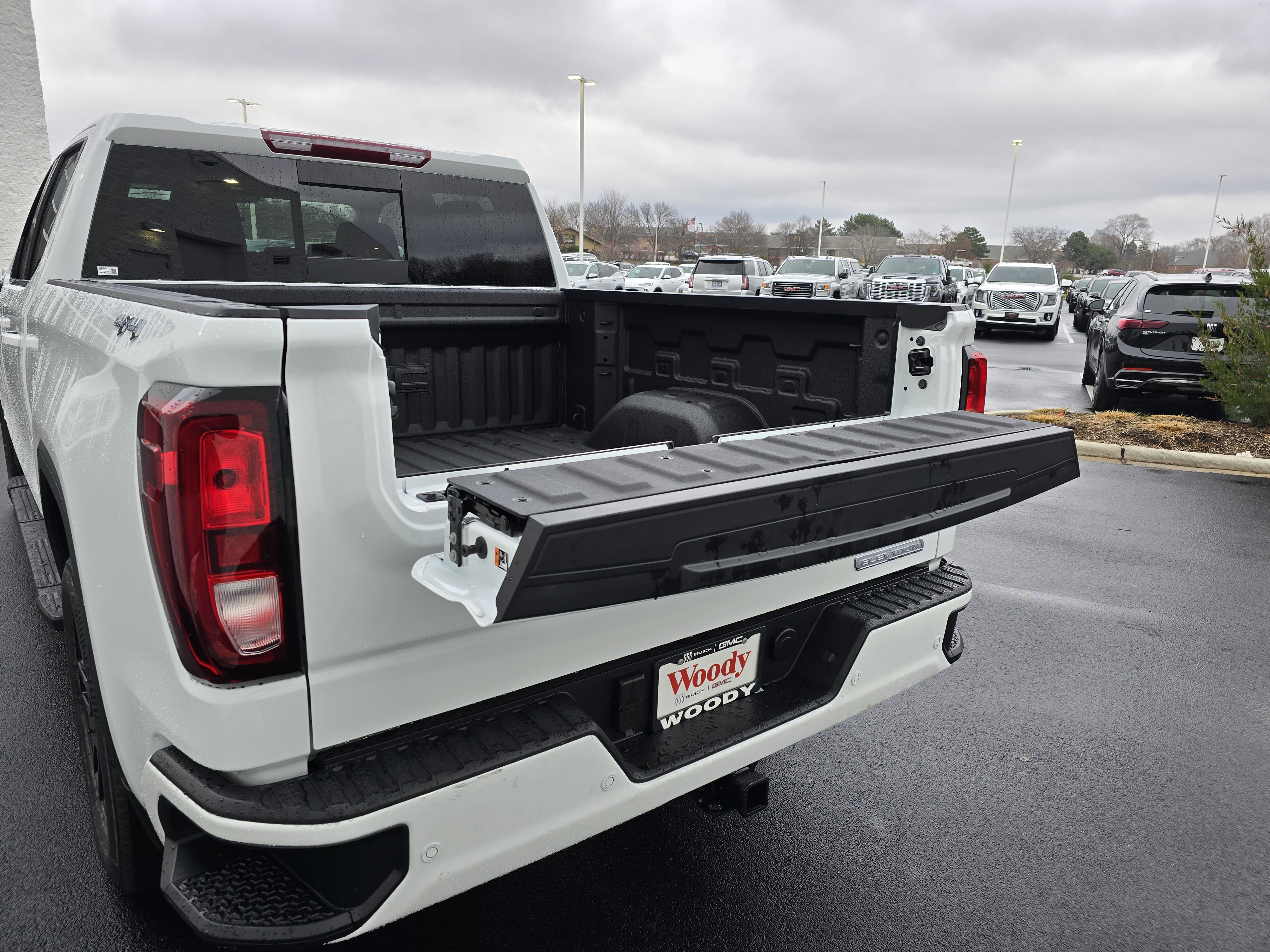 2025 GMC Sierra 1500 Elevation 9