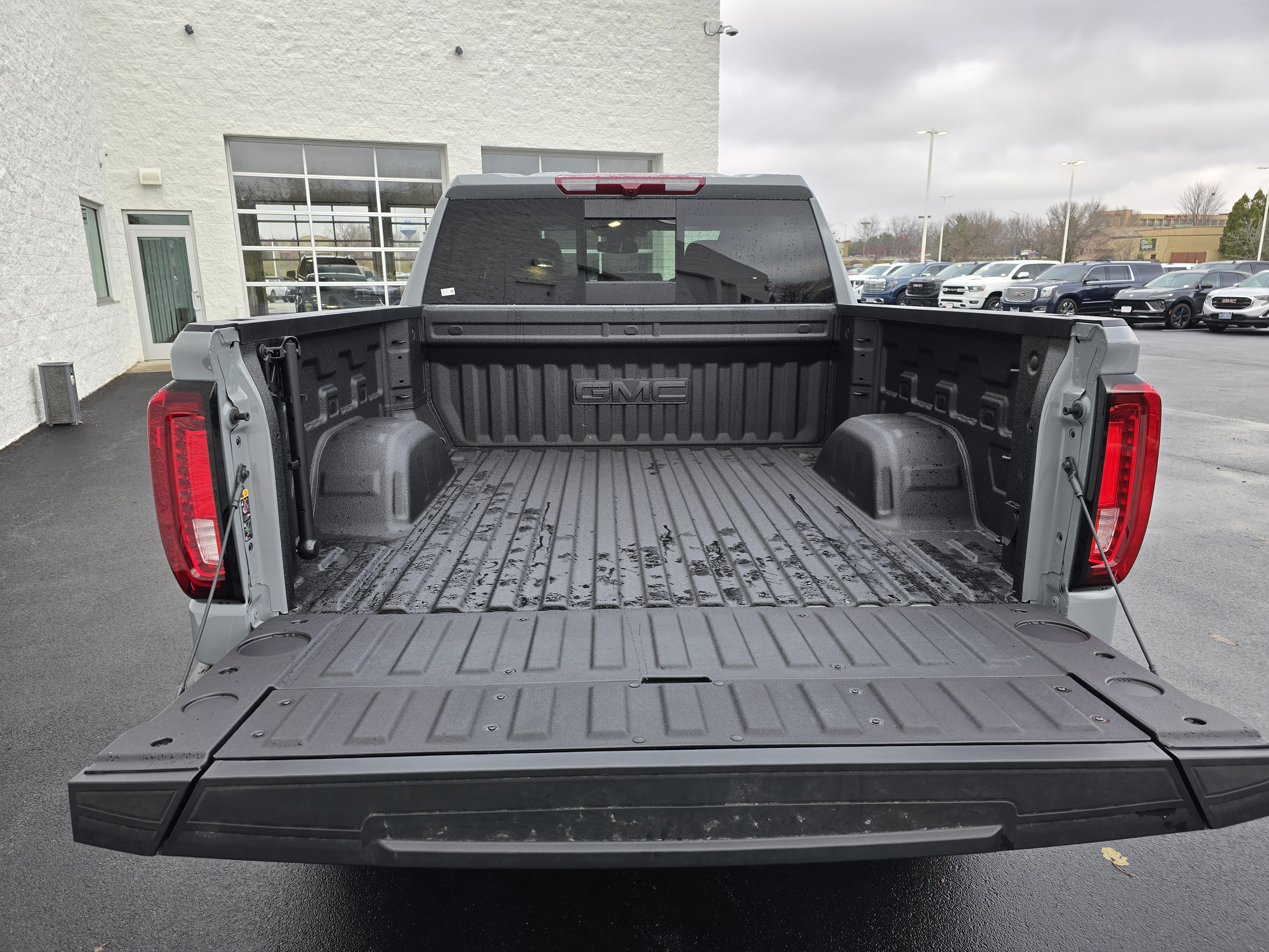 2025 GMC Sierra 1500 Denali 8