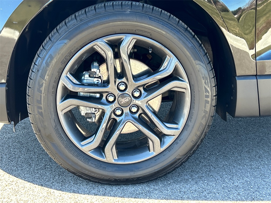 2018 Ford Edge SEL 11