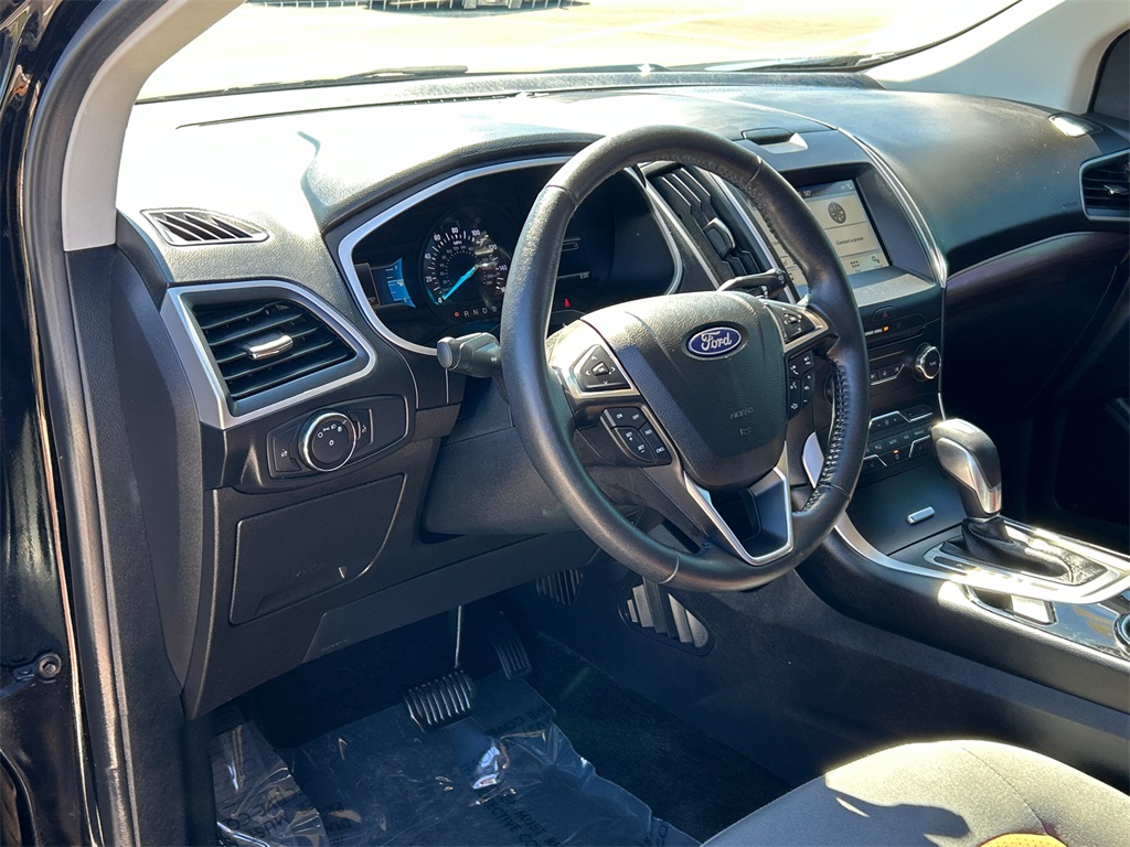2018 Ford Edge SEL 18