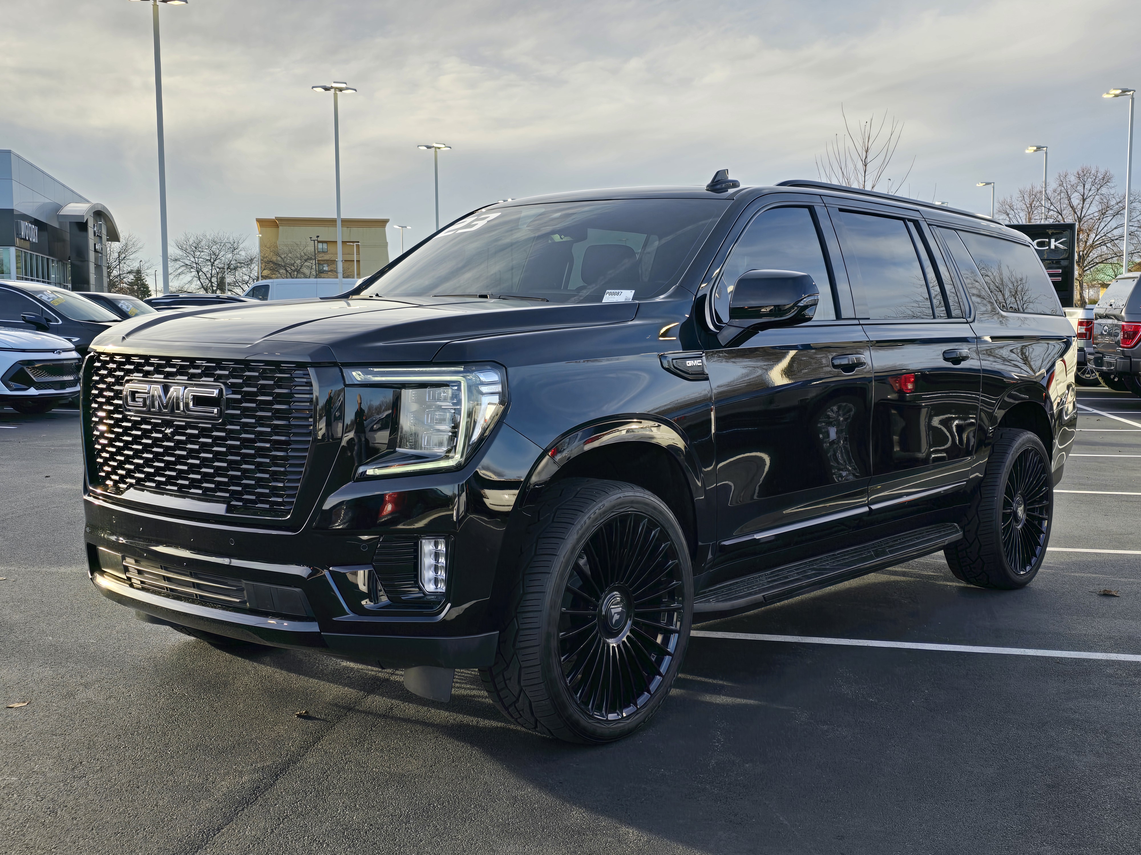 2023 GMC Yukon XL SLT 4