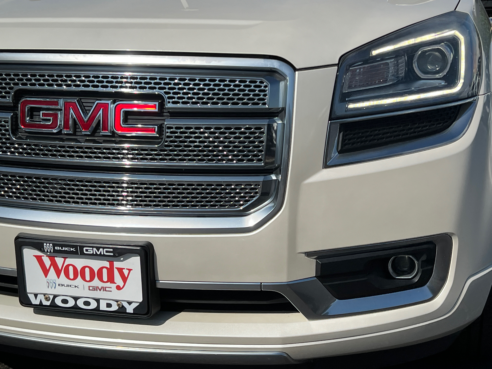 2014 GMC Acadia Denali 11