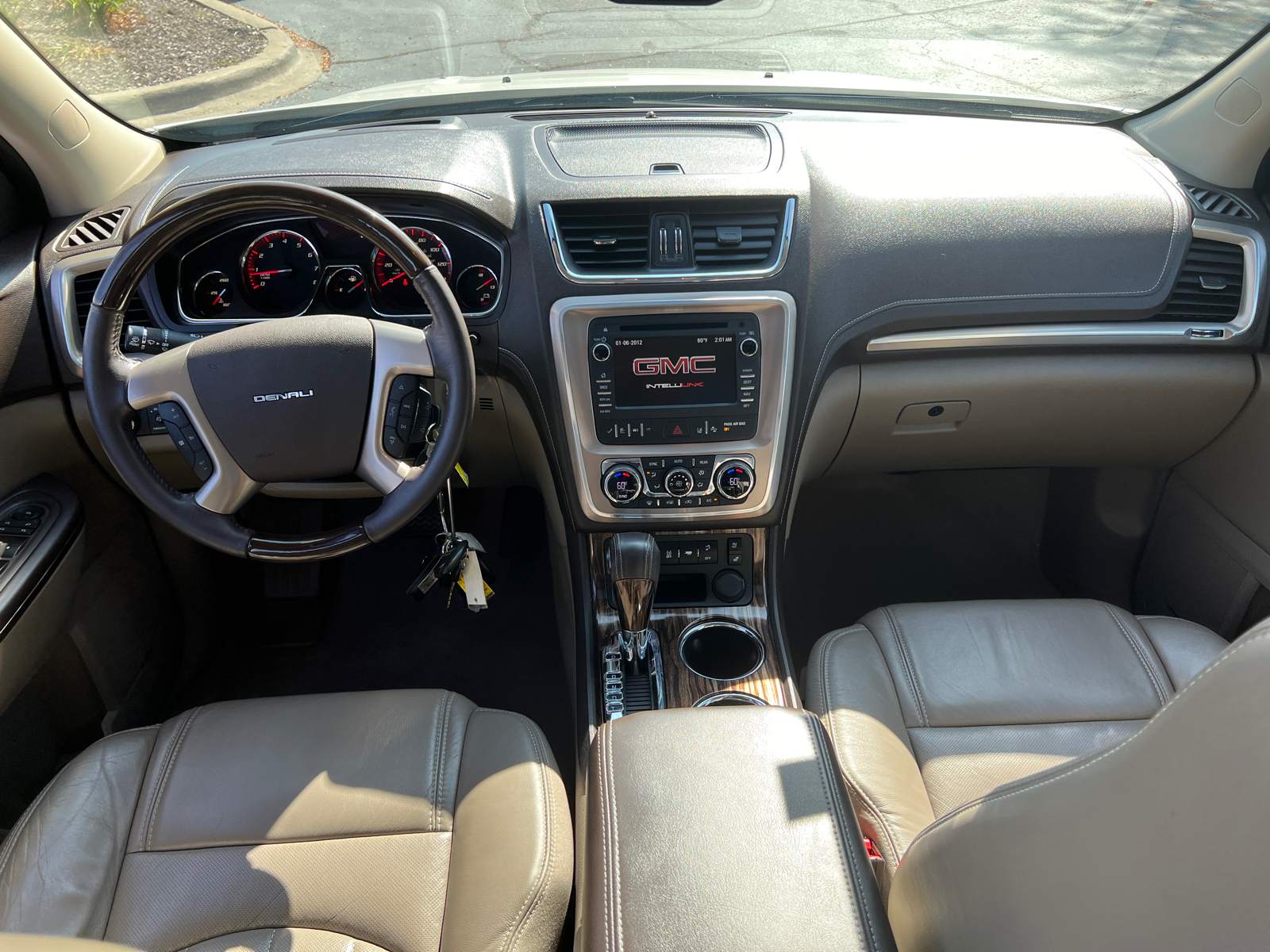 2014 GMC Acadia Denali 29