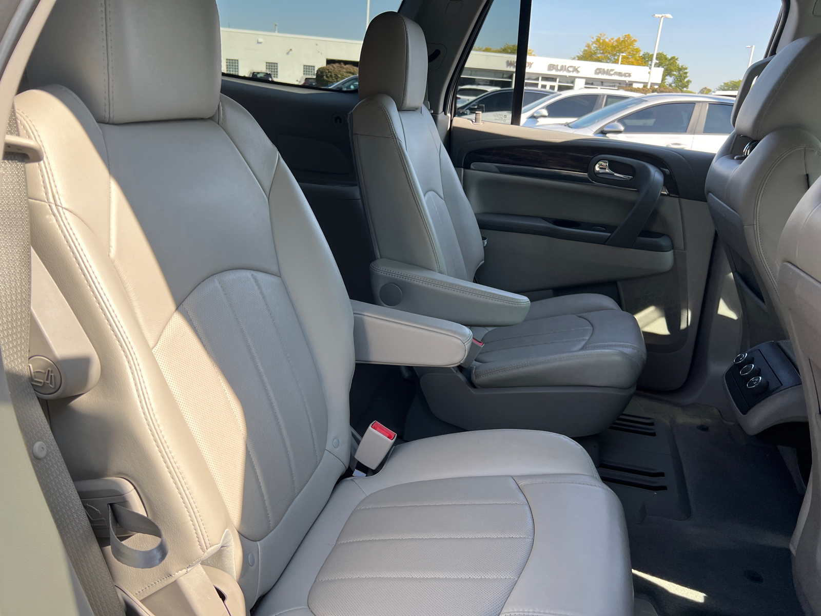 2017 Buick Enclave Leather Group 34