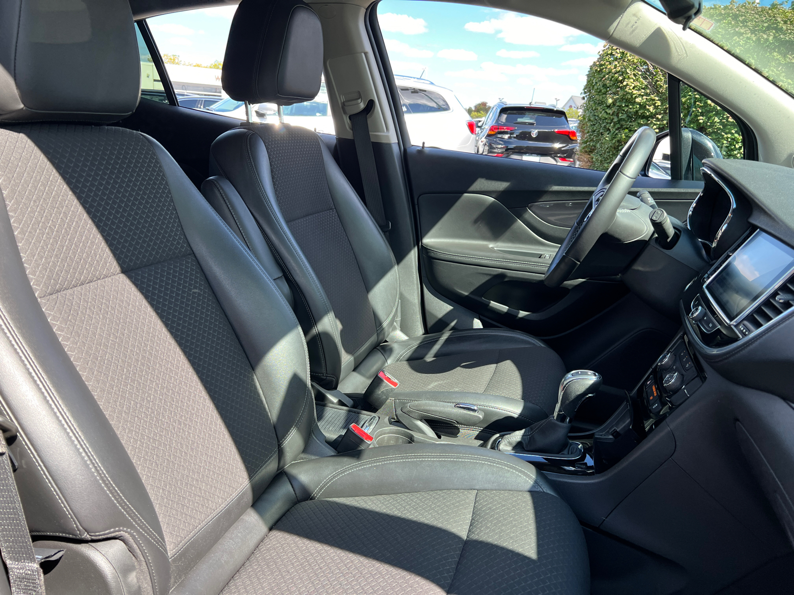 2019 Buick Encore Sport Touring 38