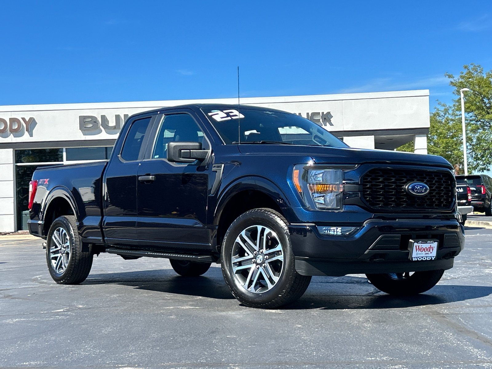 2023 Ford F-150 XL 2