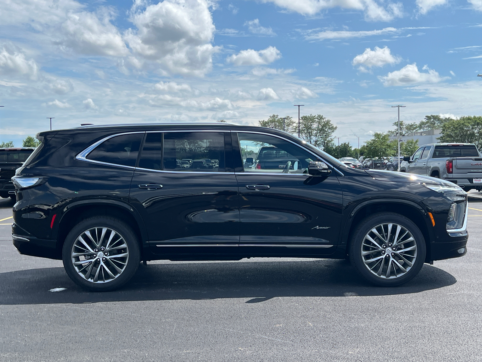 2025 Buick Enclave Avenir 9