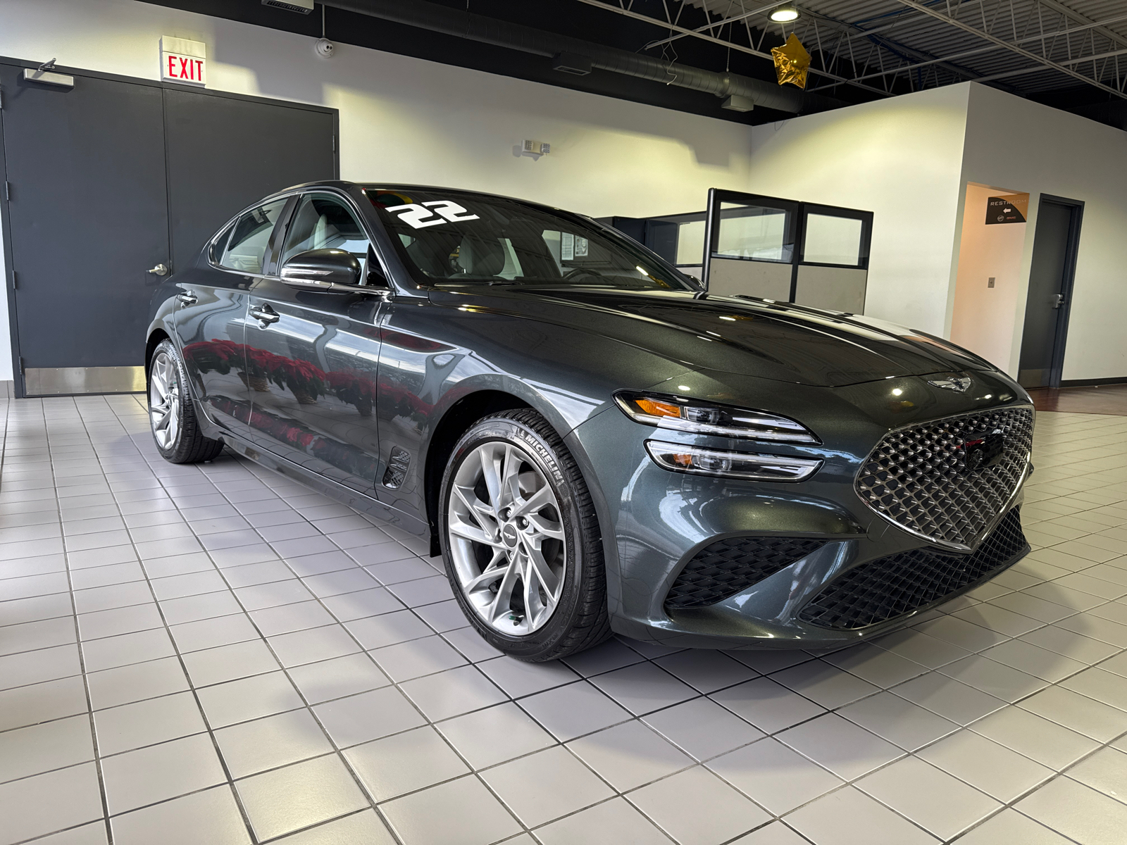 2022 Genesis G70 2.0T 2