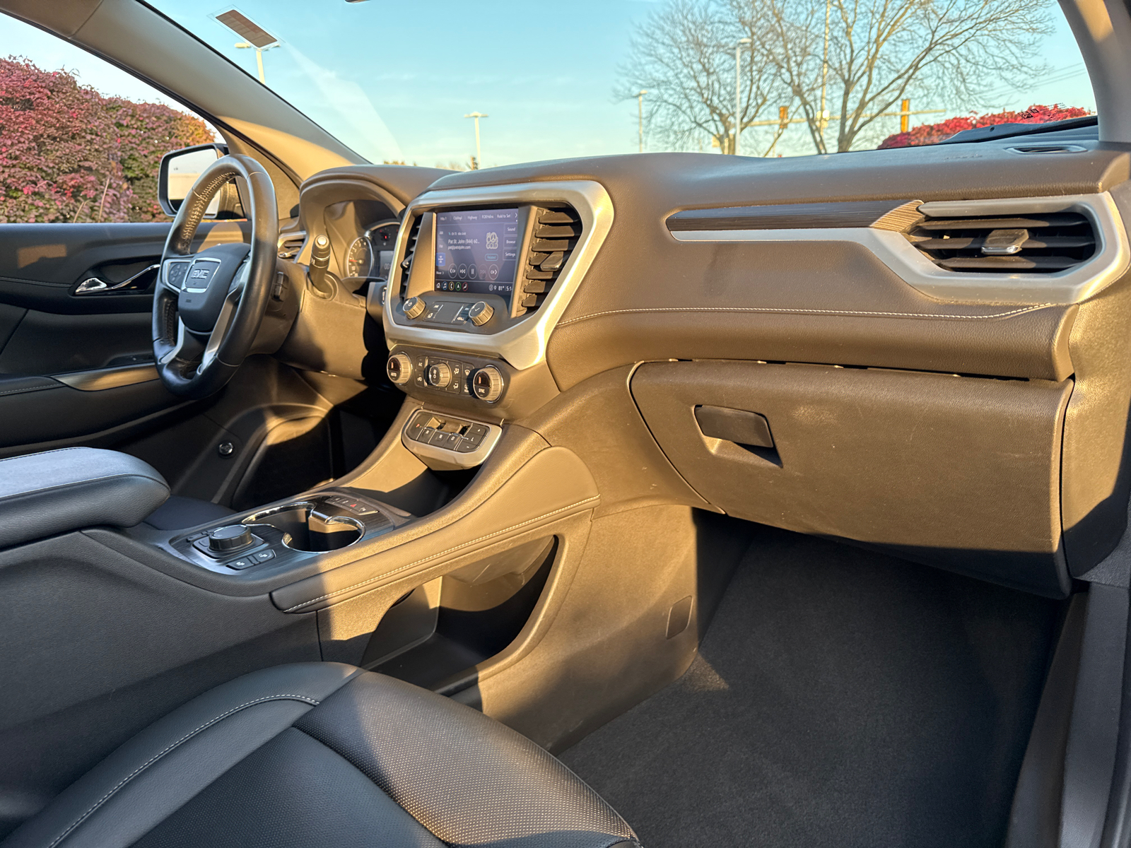 2022 GMC Acadia SLT 41