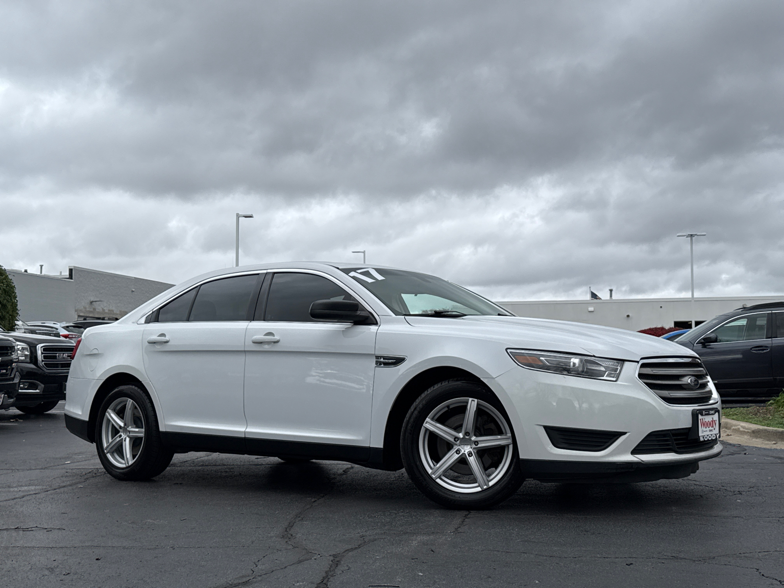 2017 Ford Taurus SE 2