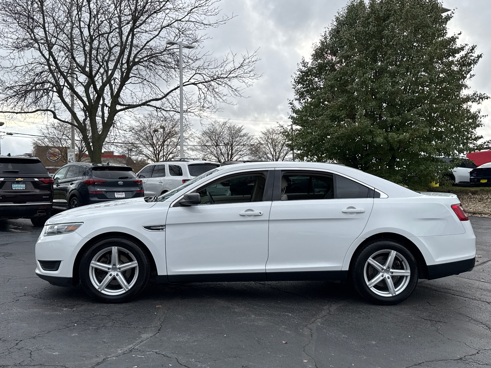 2017 Ford Taurus SE 5