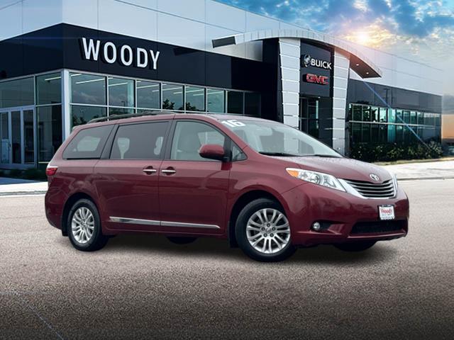 2016 Toyota Sienna XLE 1