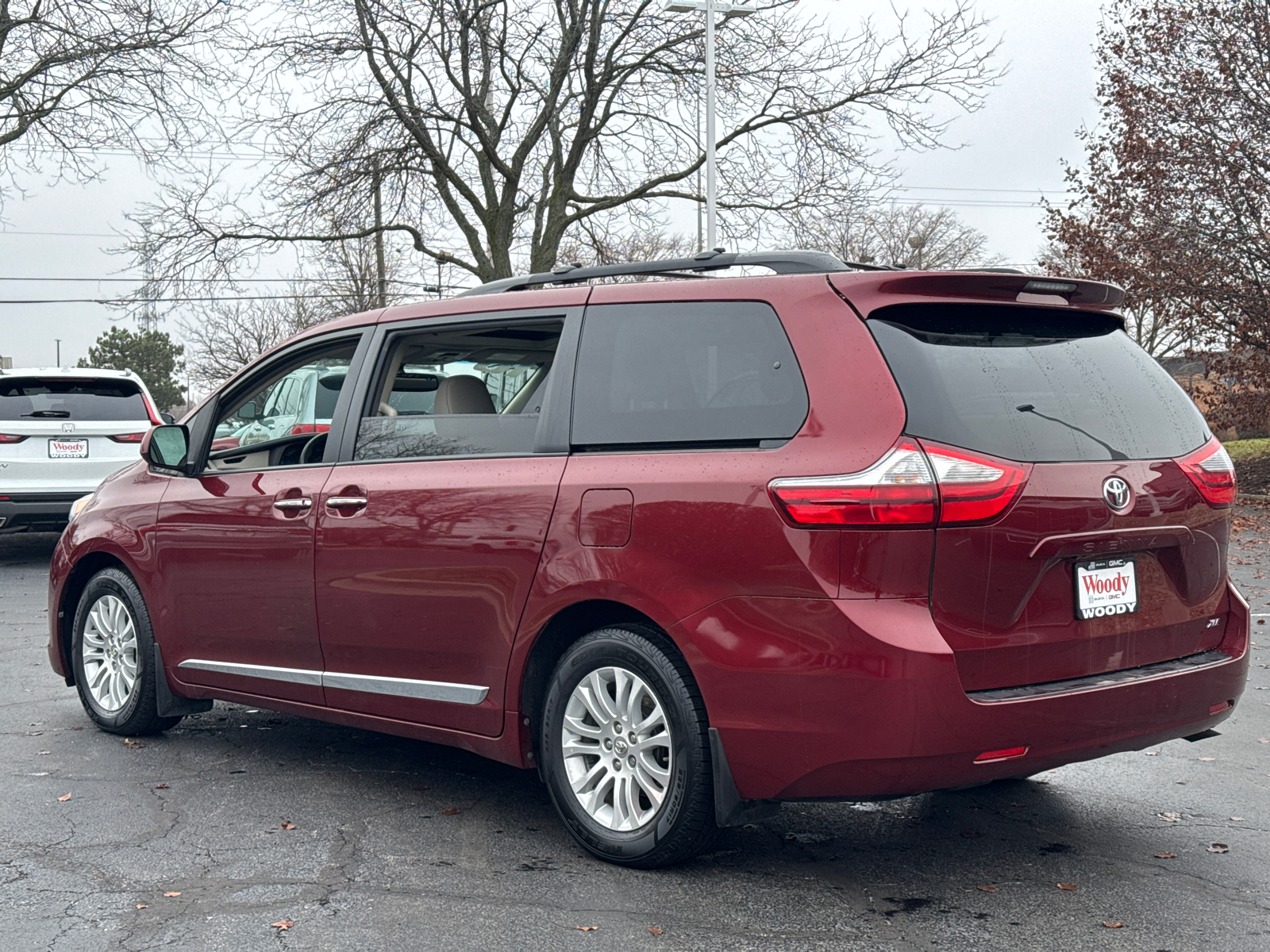 2016 Toyota Sienna XLE 6