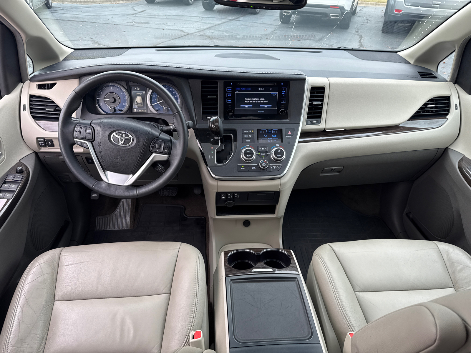 2016 Toyota Sienna XLE 29