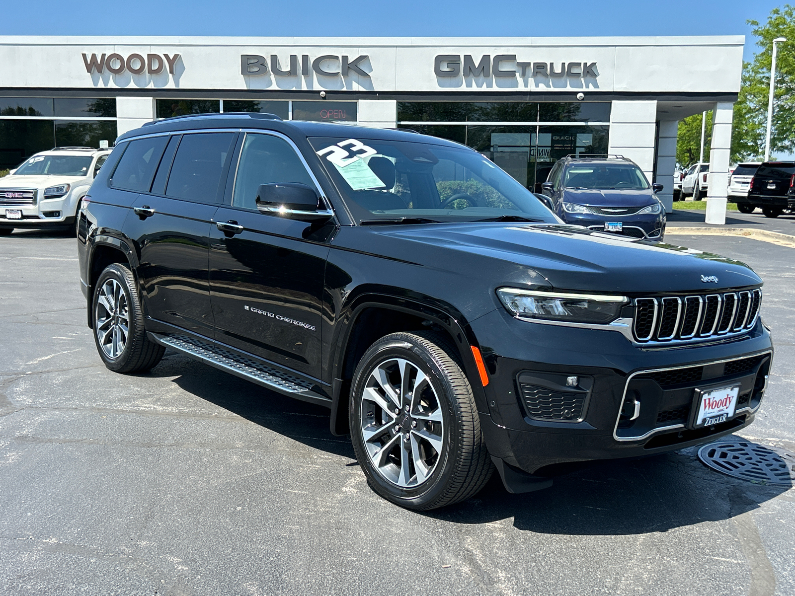 2023 Jeep Grand Cherokee L Overland 2