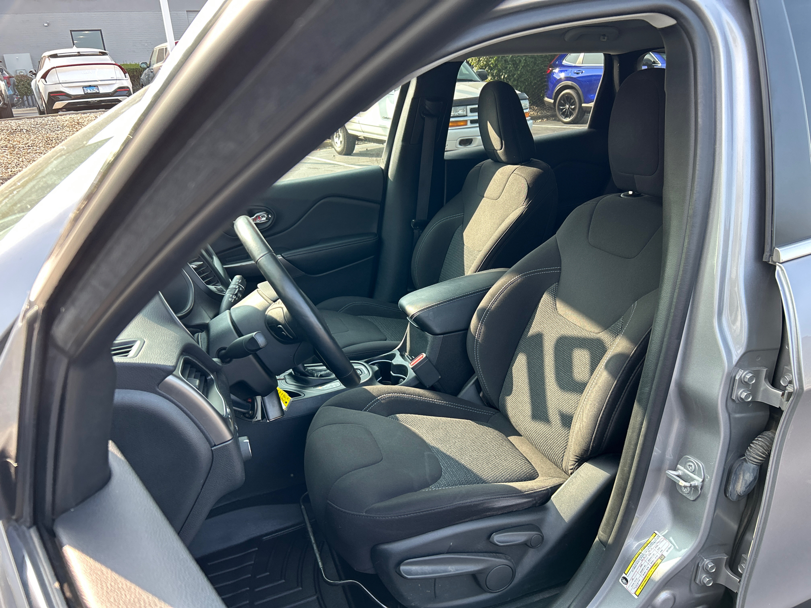 2019 Jeep Cherokee Latitude 16