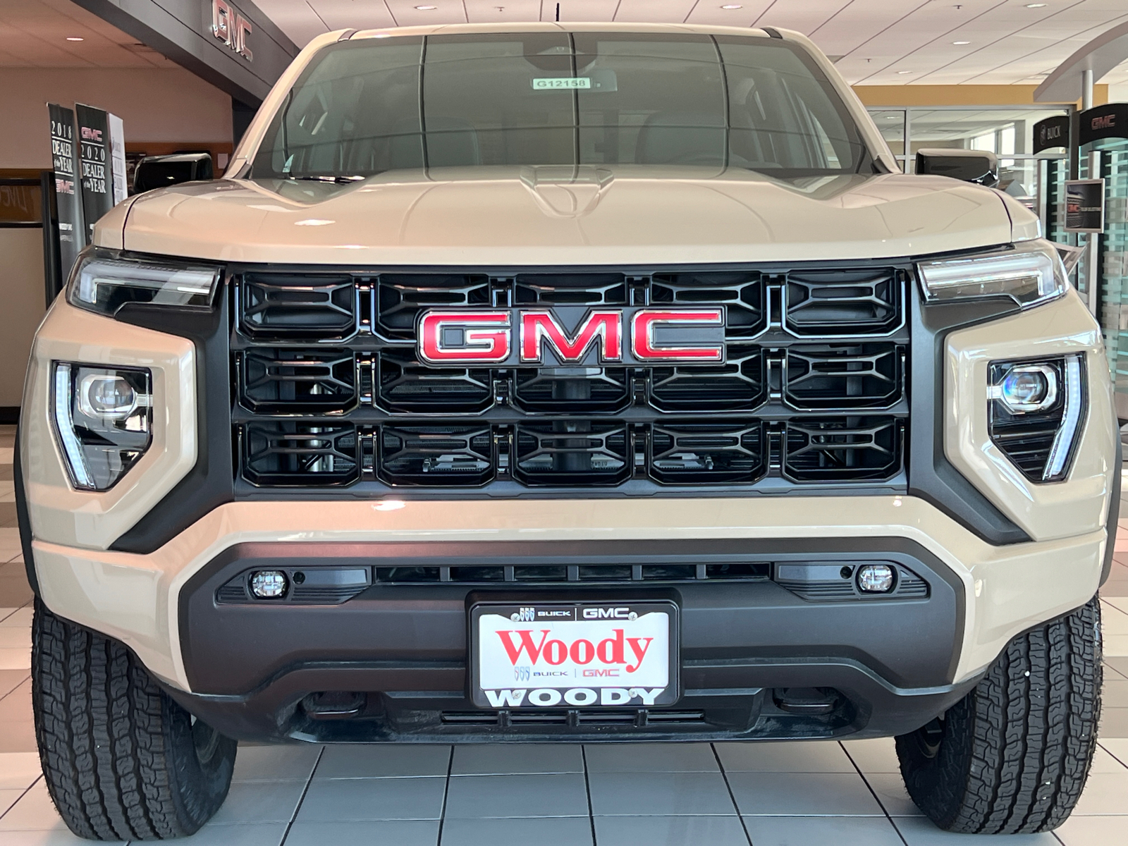 2024 GMC Canyon Elevation 3