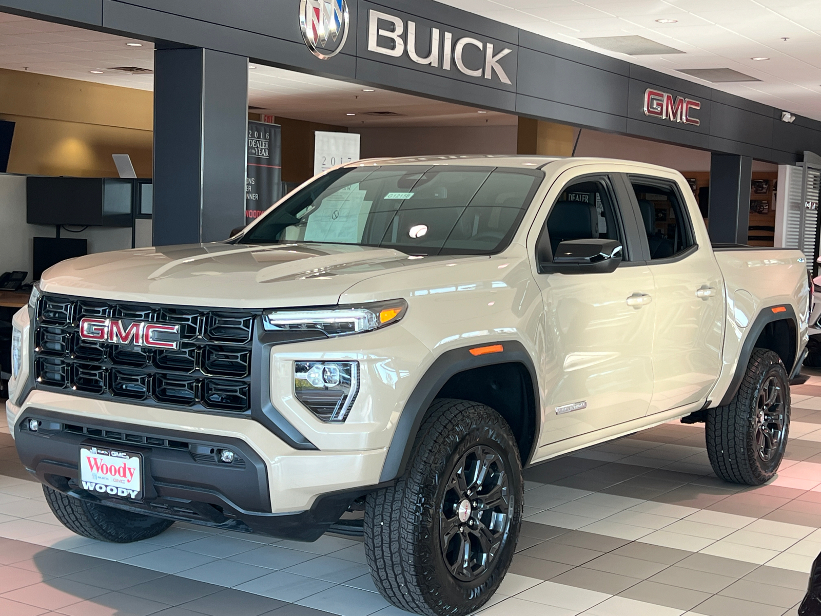 2024 GMC Canyon Elevation 4