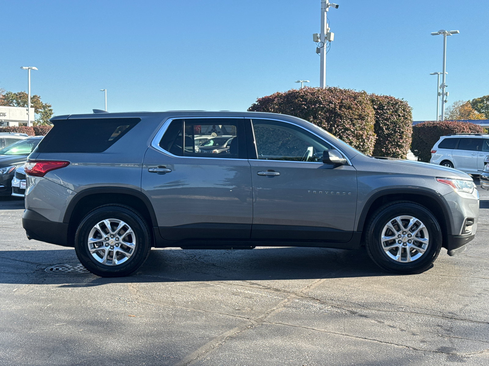 2021 Chevrolet Traverse LS 9