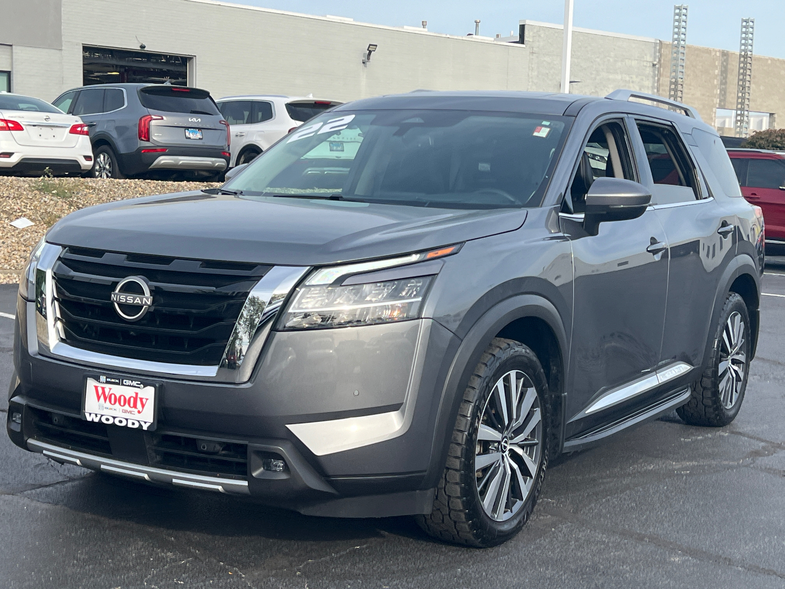 2022 Nissan Pathfinder Platinum 4