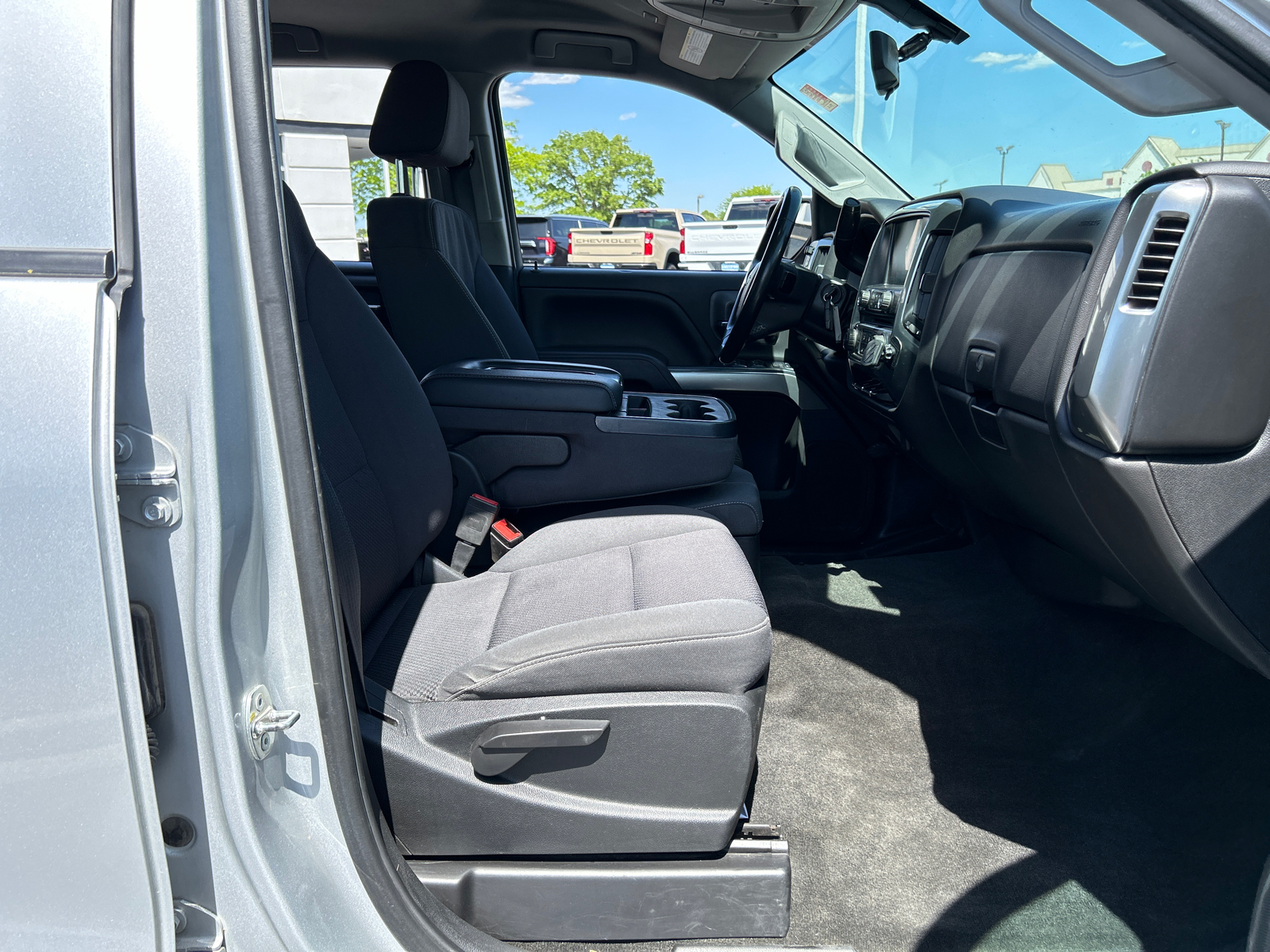 2018 Chevrolet Silverado 2500HD LT 31