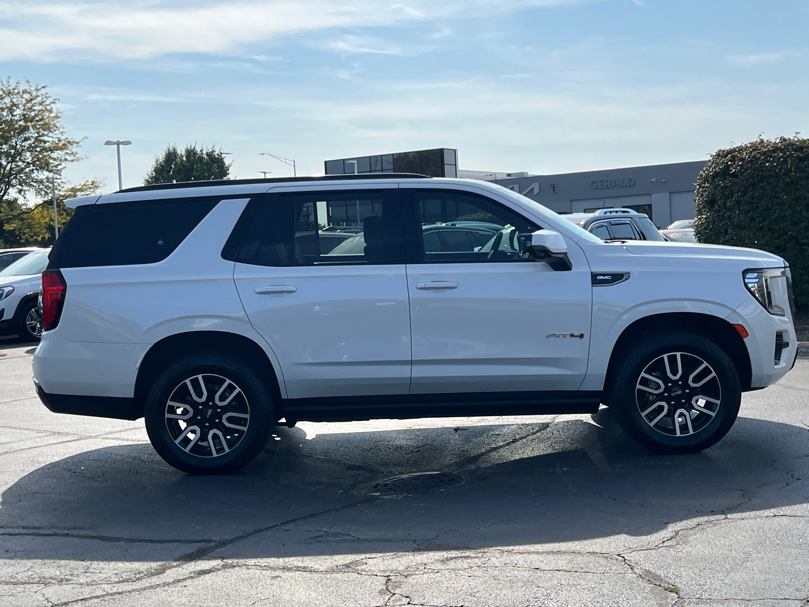 2023 GMC Yukon AT4 9