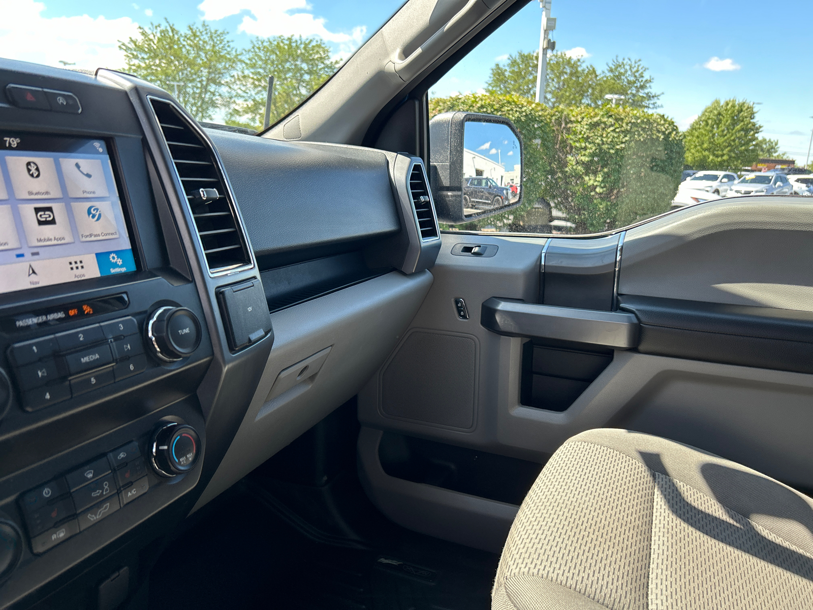 2019 Ford F-150 XLT 28