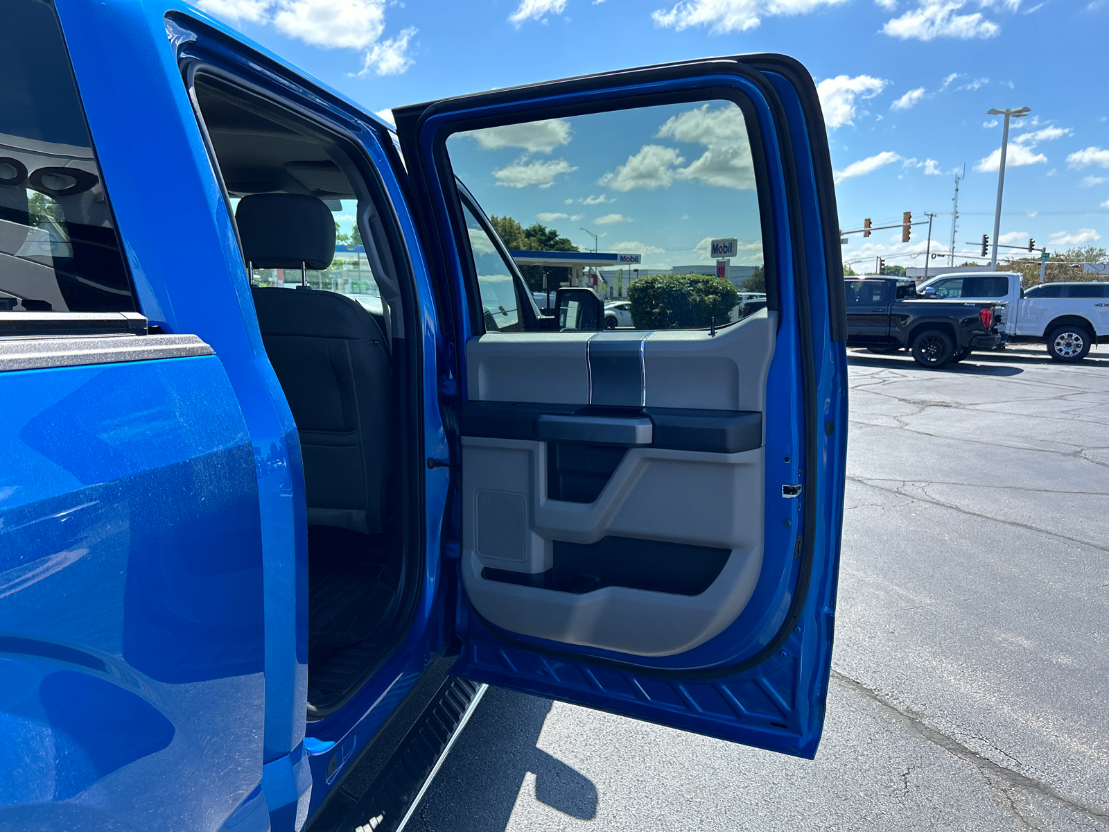 2019 Ford F-150 XLT 34