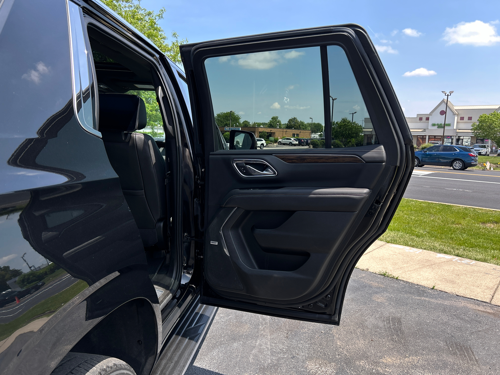 2022 Chevrolet Tahoe Premier 37