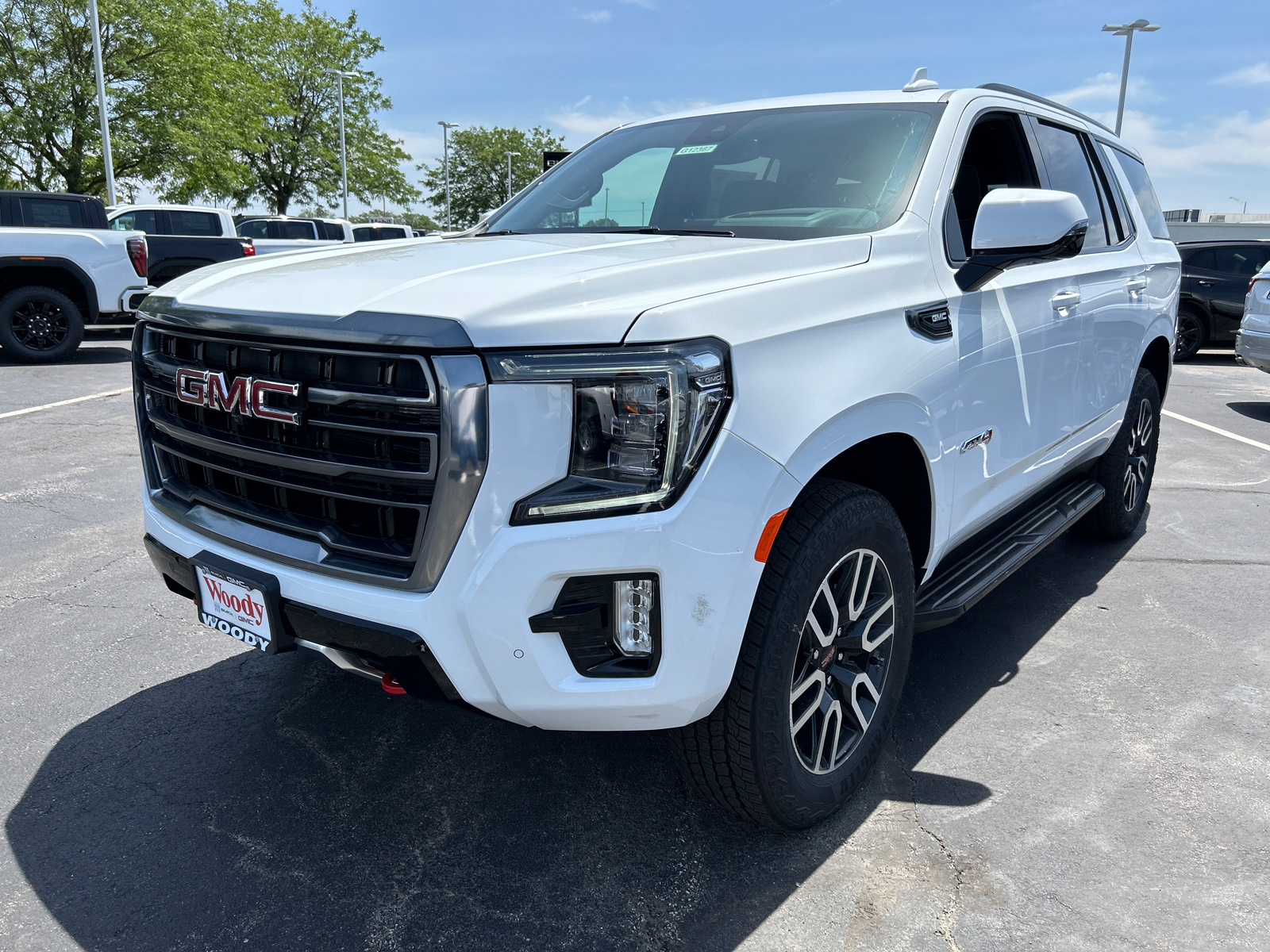 2024 GMC Yukon AT4 8