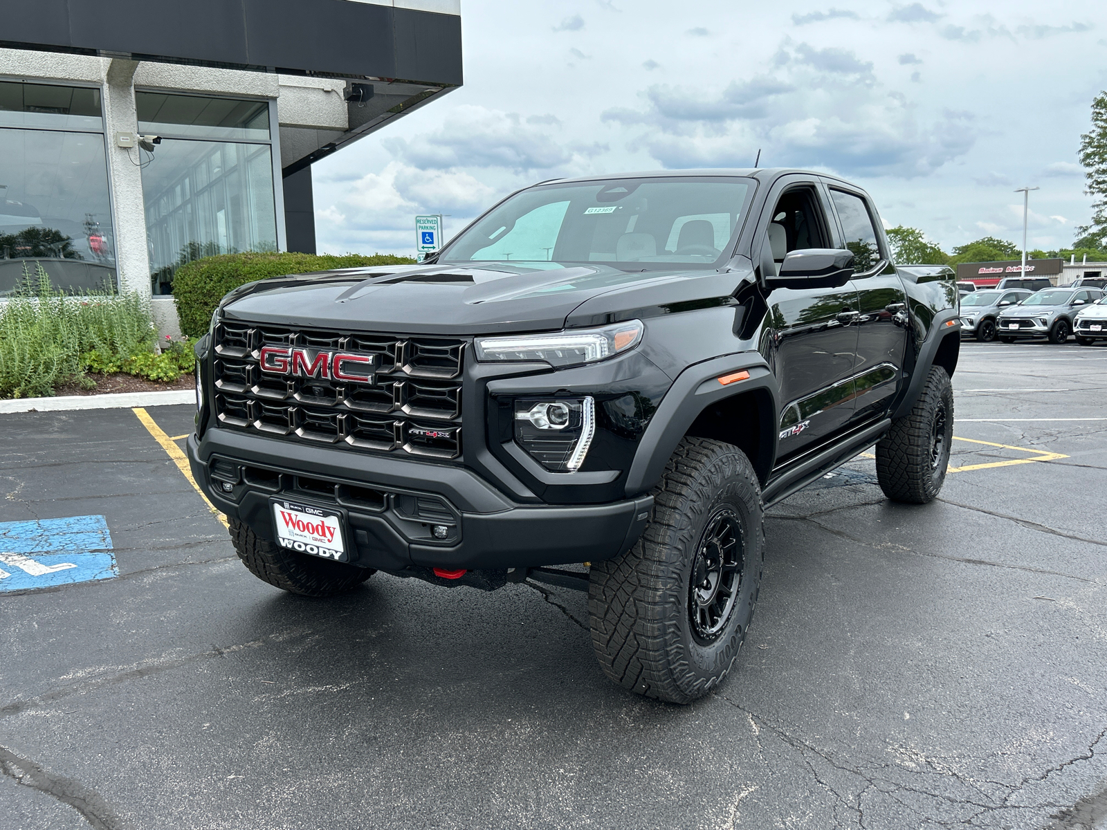 2024 GMC Canyon AT4X 2