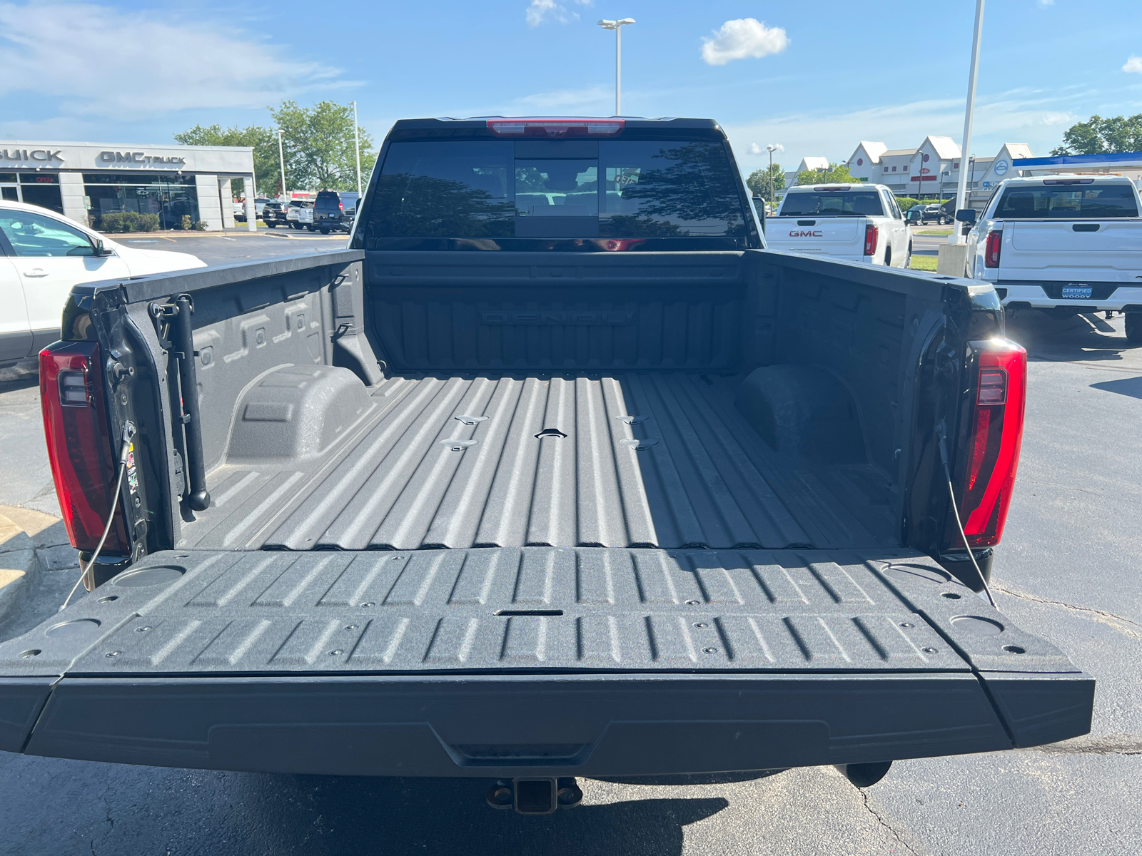 2024 GMC Sierra 2500HD Denali Ultimate 33