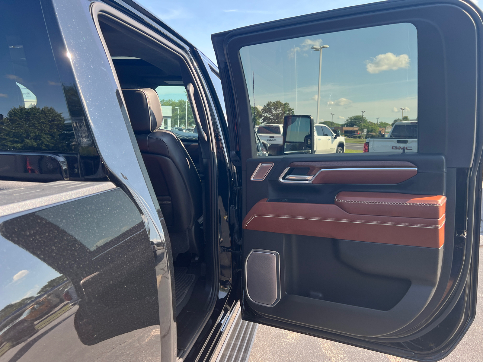 2024 GMC Sierra 2500HD Denali Ultimate 35