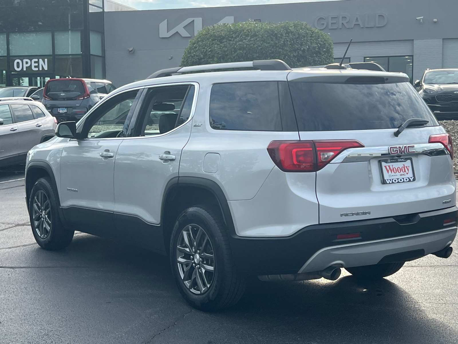 2019 GMC Acadia SLT-1 6