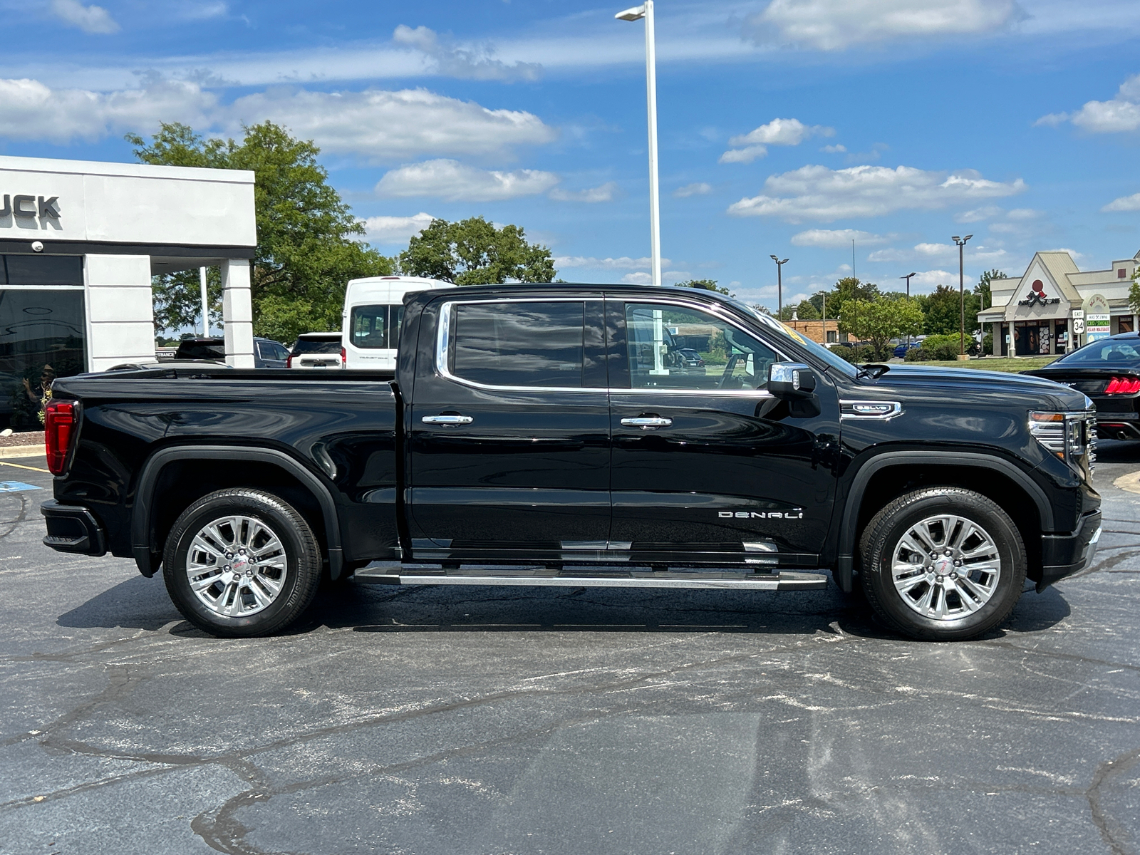 2023 GMC Sierra 1500 Denali 9