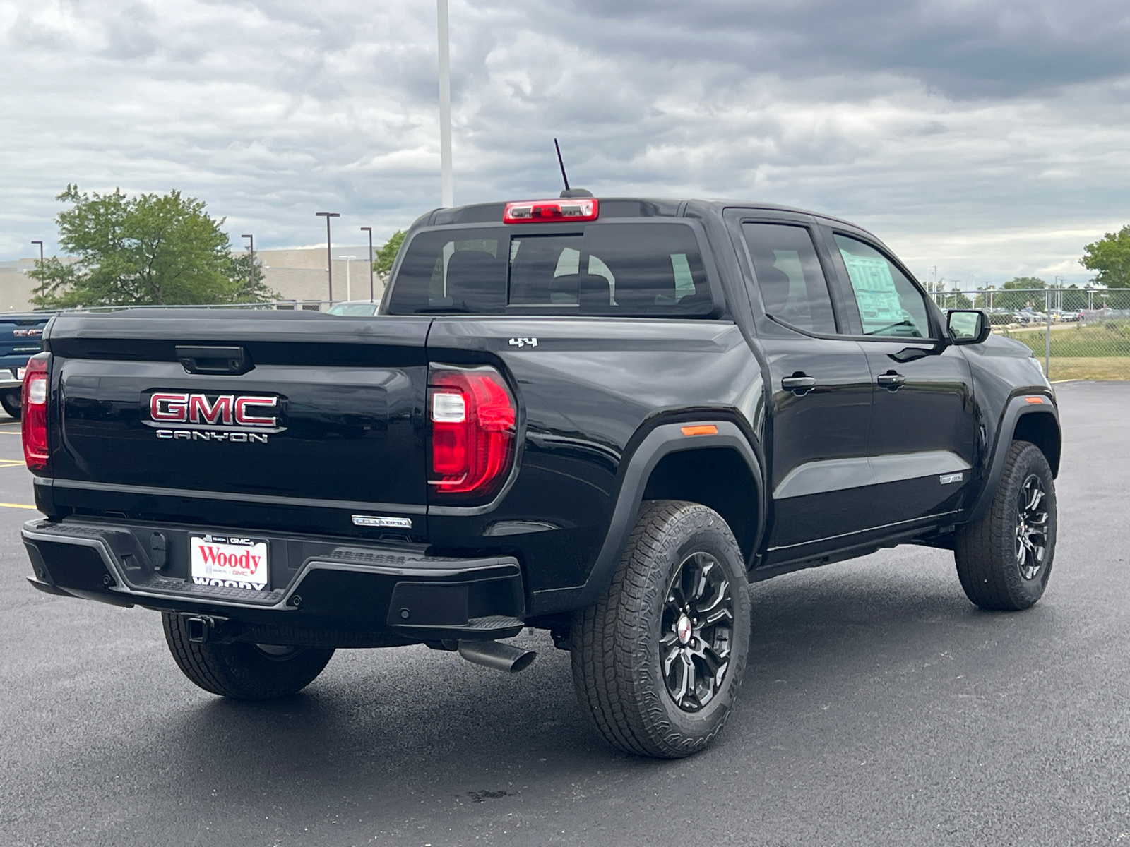 2024 GMC Canyon Elevation 8