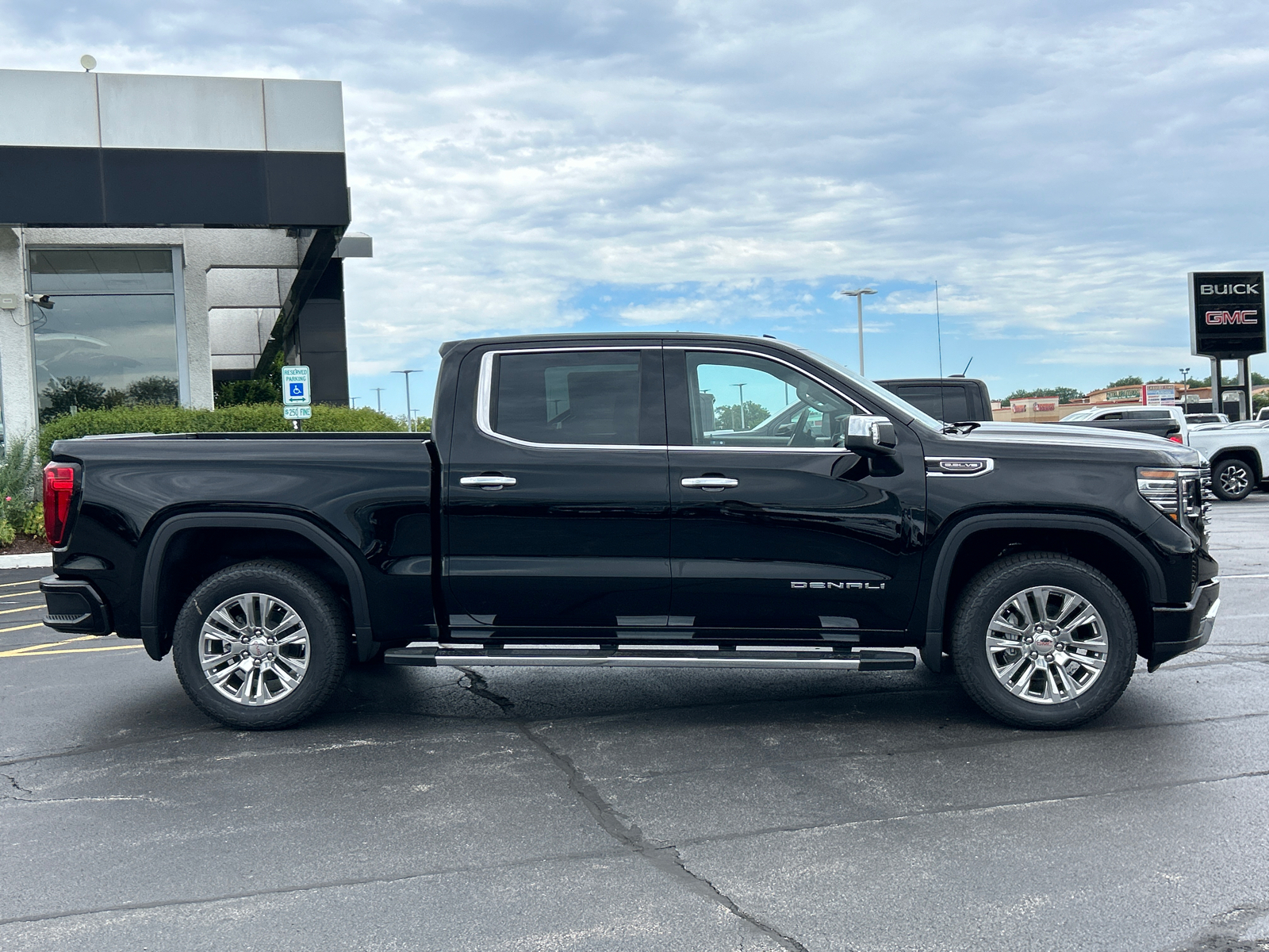 2024 GMC Sierra 1500 Denali 9