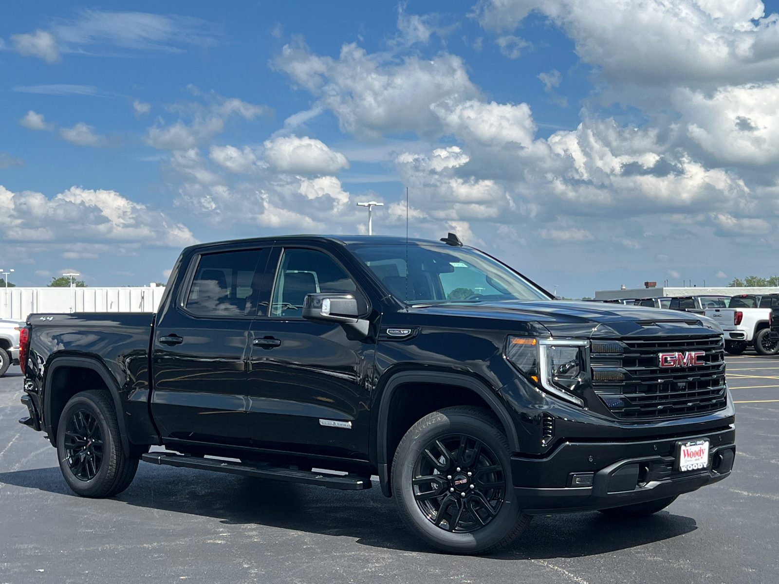 2024 GMC Sierra 1500 Elevation 2