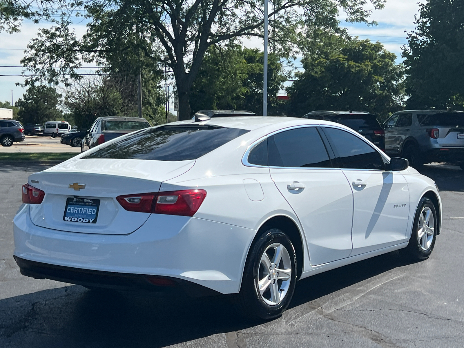 2022 Chevrolet Malibu LS 8