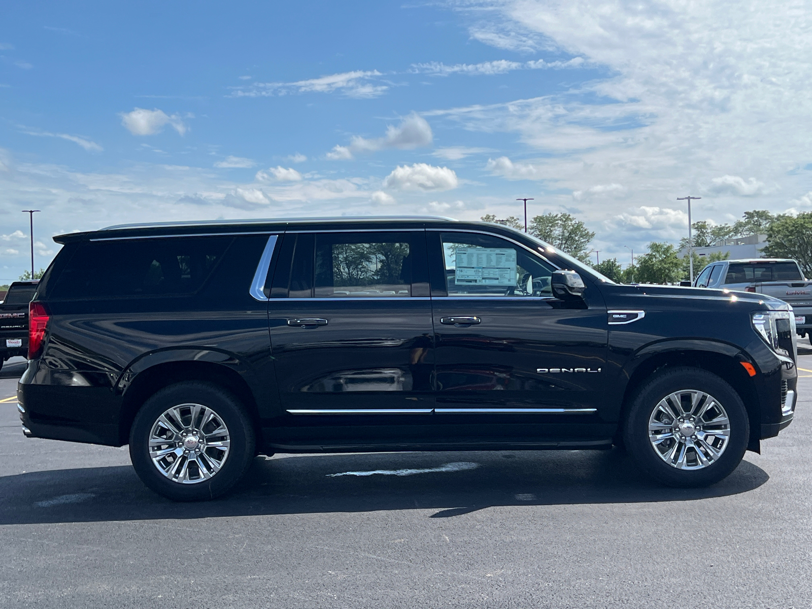 2024 GMC Yukon XL Denali 9