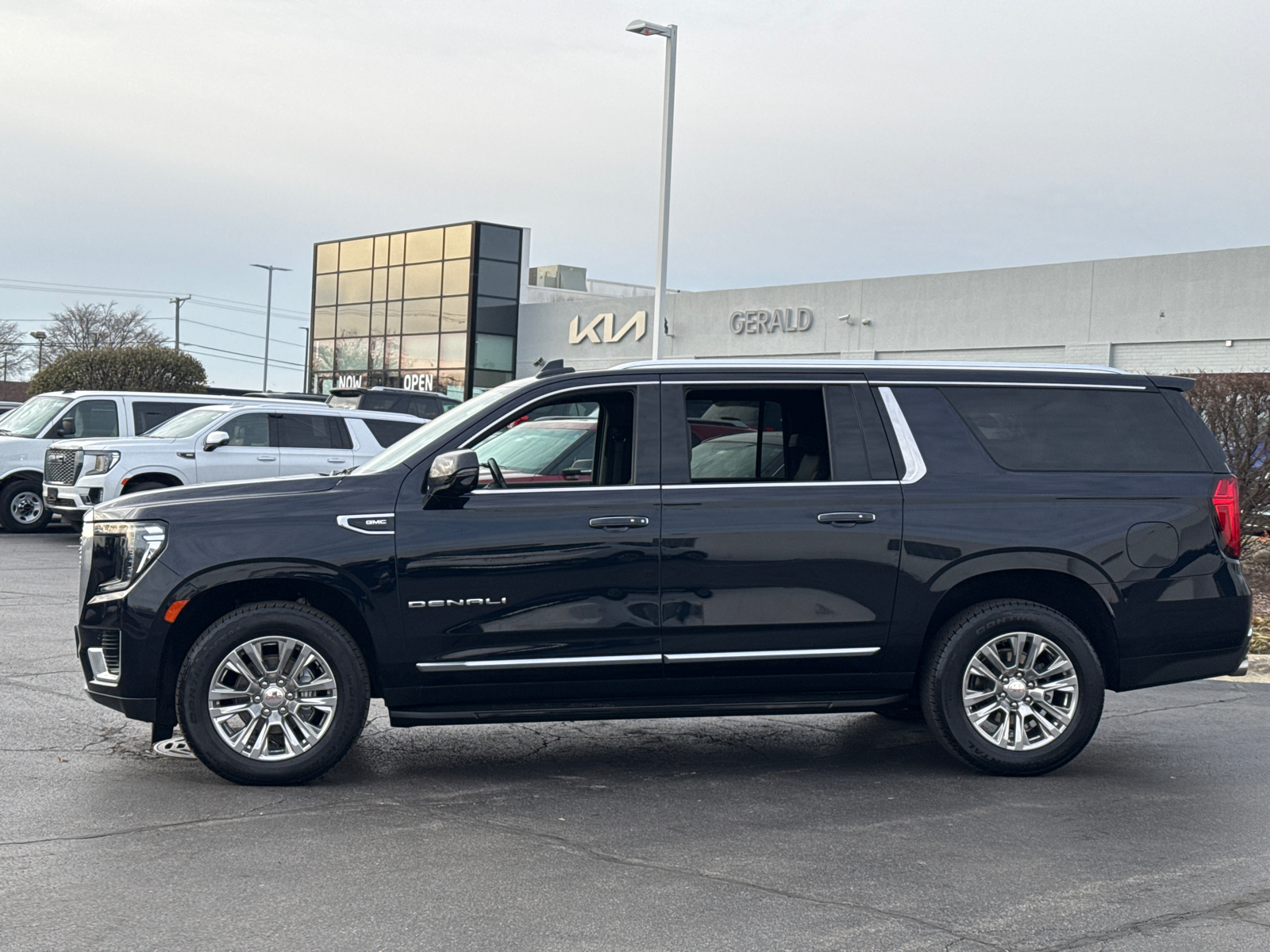 2021 GMC Yukon XL Denali 5