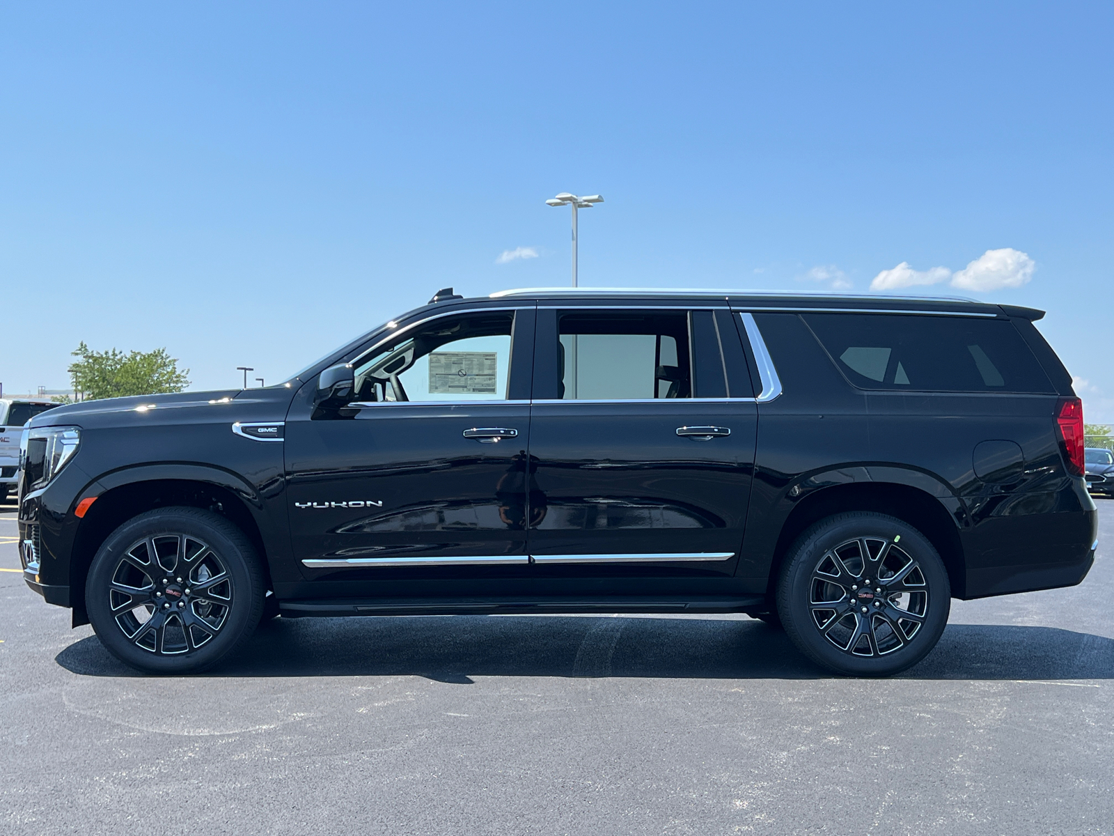 2024 GMC Yukon XL SLT 5