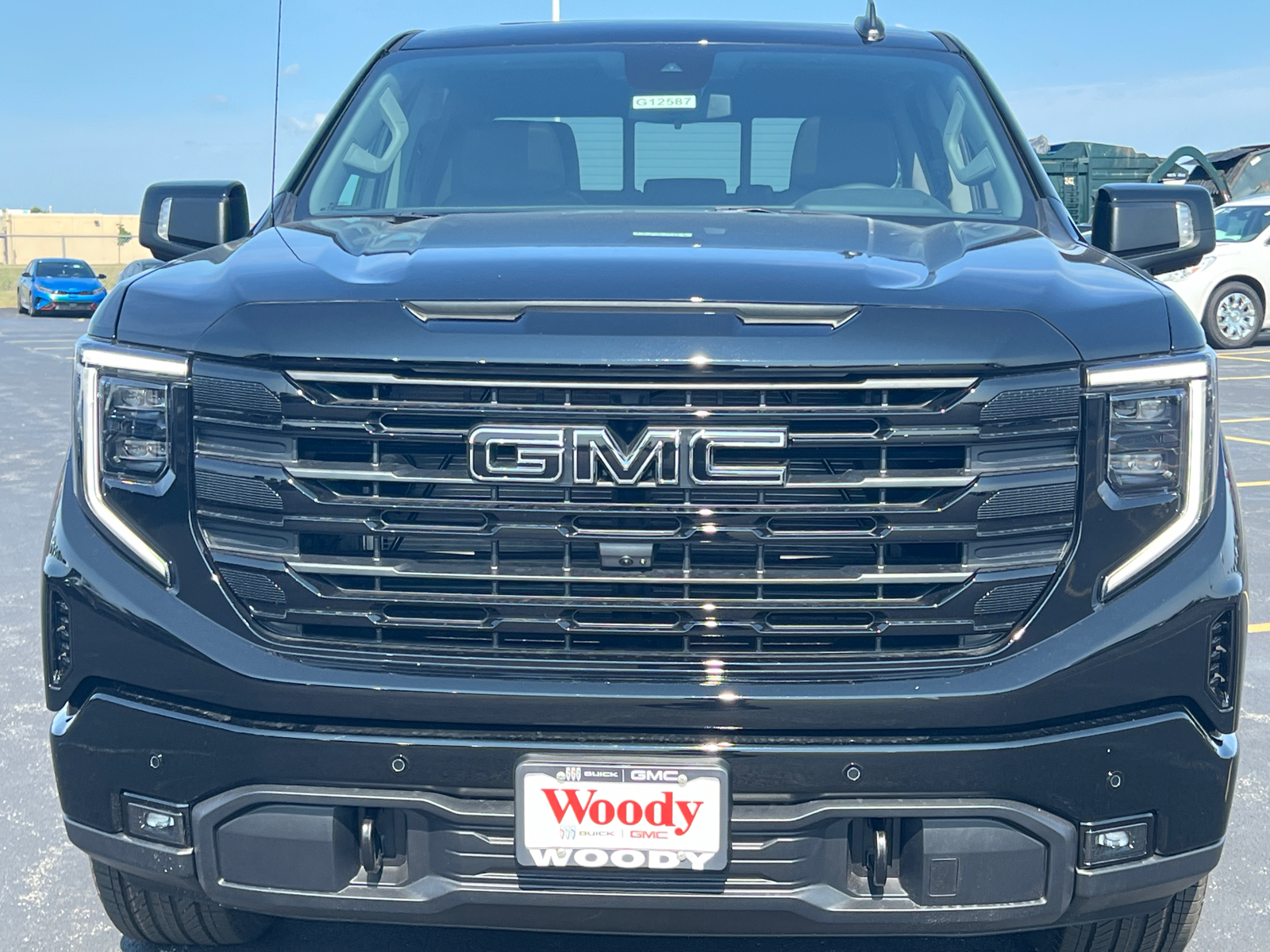 2024 GMC Sierra 1500 Elevation 3