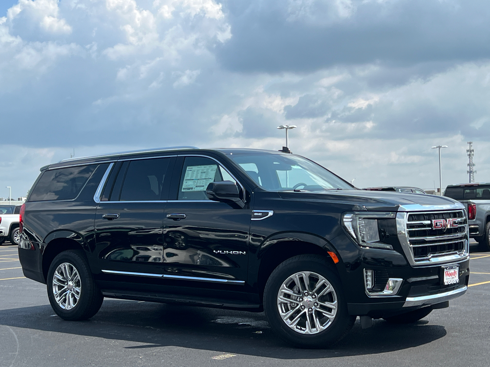 2024 GMC Yukon XL SLT 2